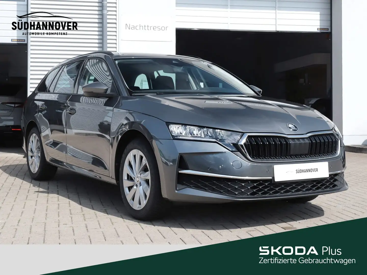 Skoda Octavia Combi Selection 1.5 TSI NAVI+LED+PDC+SHZ Grijs - 2