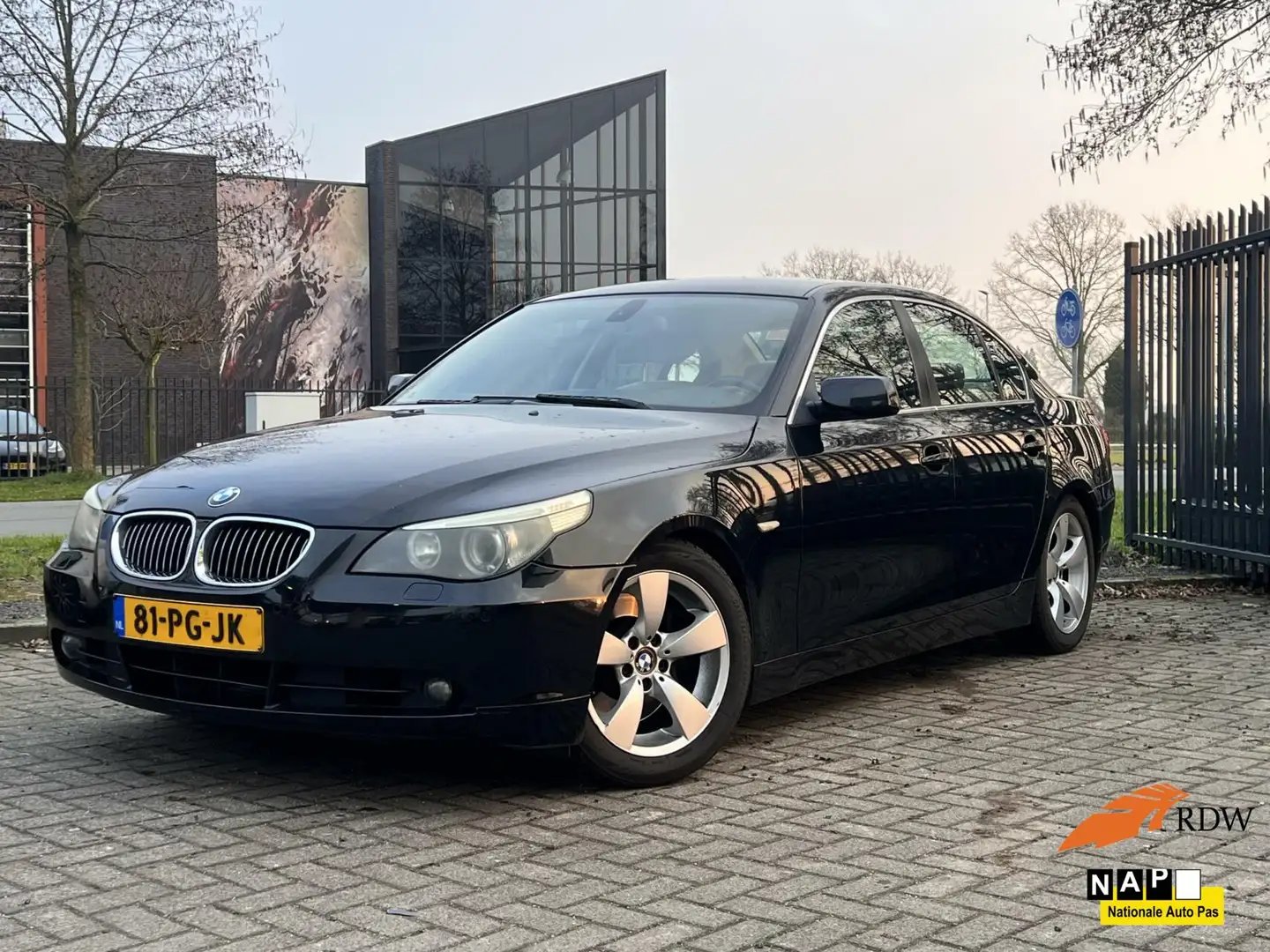 BMW 545 5-serie 545i High Executive NL auto NAP Goed onder Zwart - 1