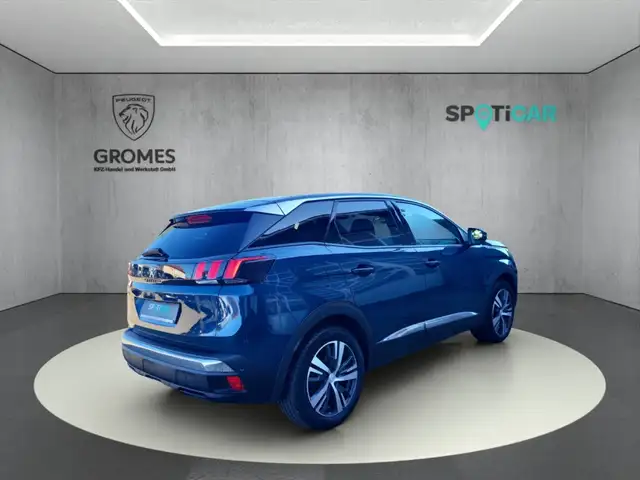 Peugeot 3008 view 3