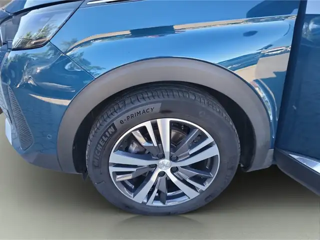 Peugeot 3008 view 11