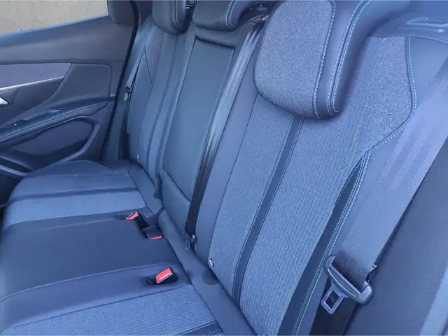 Peugeot 3008 view 8