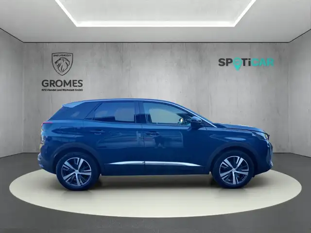 Peugeot 3008 view 2