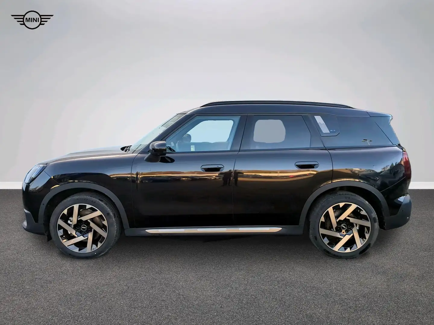 MINI Countryman S All4 Favoured Trim Schwarz - 2