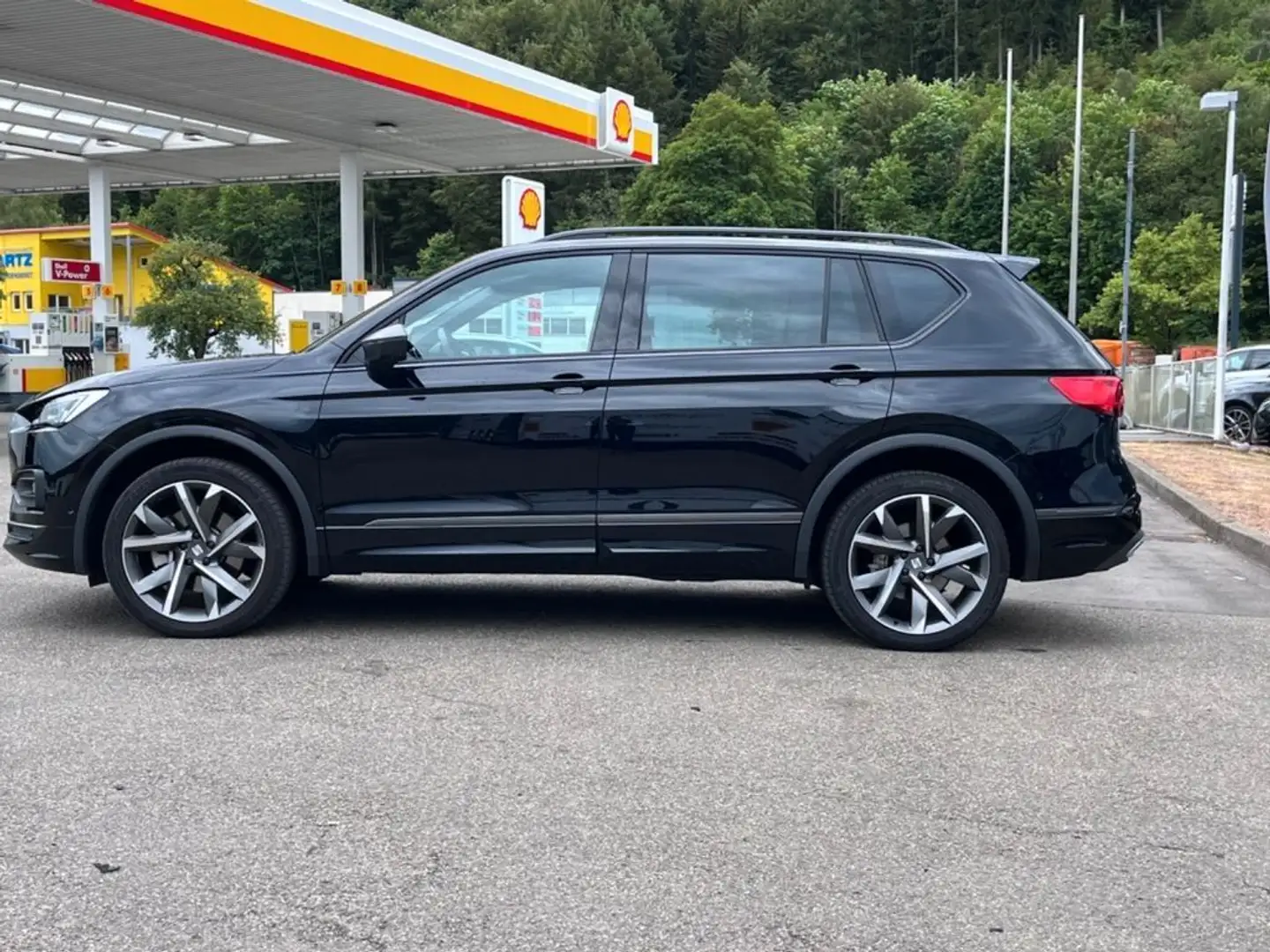 SEAT Tarraco FR 2.0 TDI *7-Sitzer/Standheizung/AHK* Schwarz - 2
