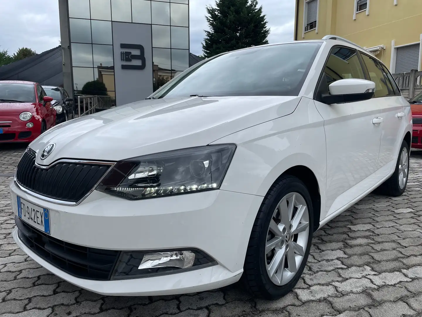 Skoda Fabia Fabia Wagon 1.2 tsi Ambition 90cv IDONEA NEOPATENT Blanco - 1