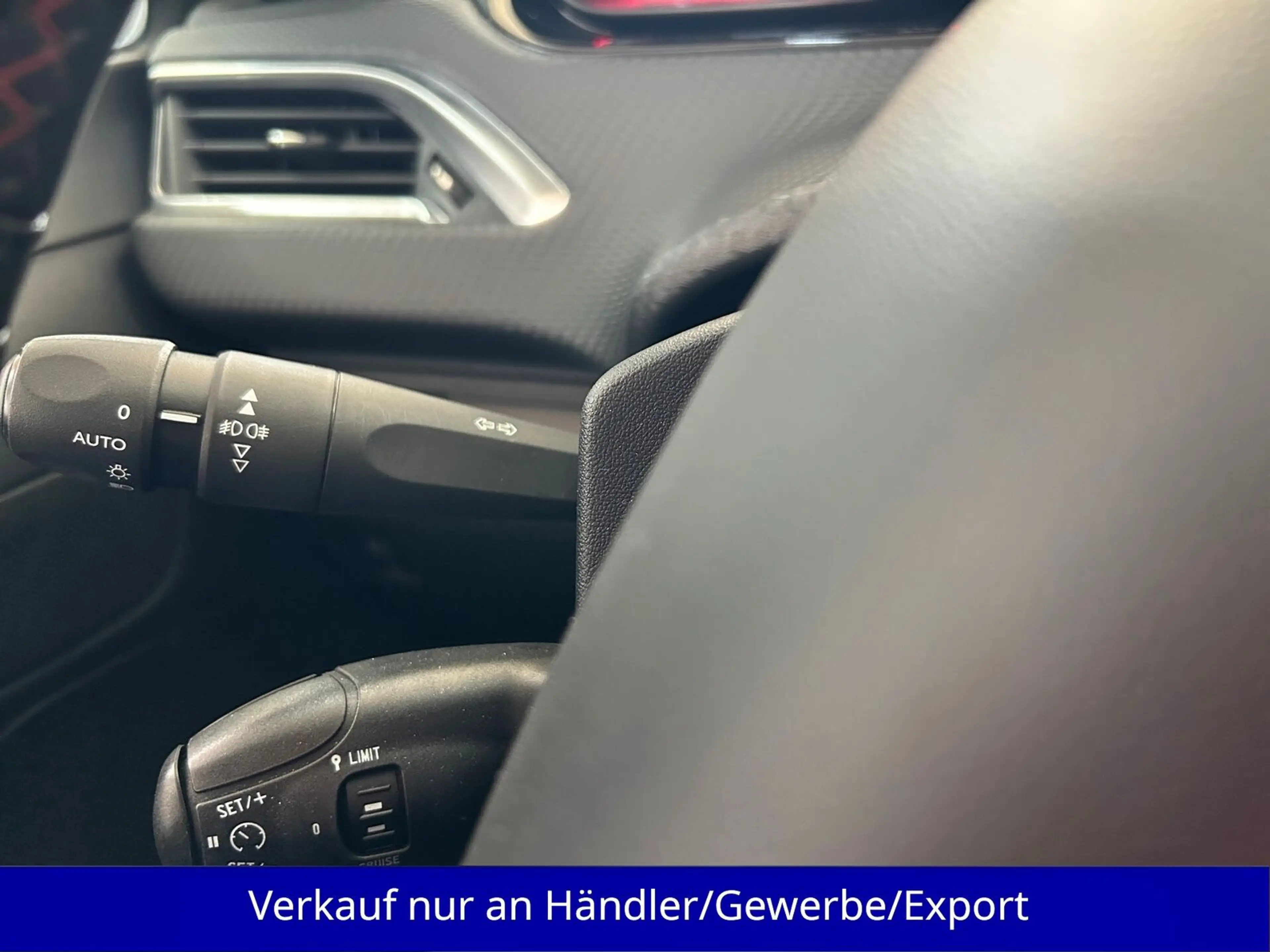 Peugeot 2008 1.2 GT-Line AAC Navi T-Leder SHZ PDC AHK — photo 15