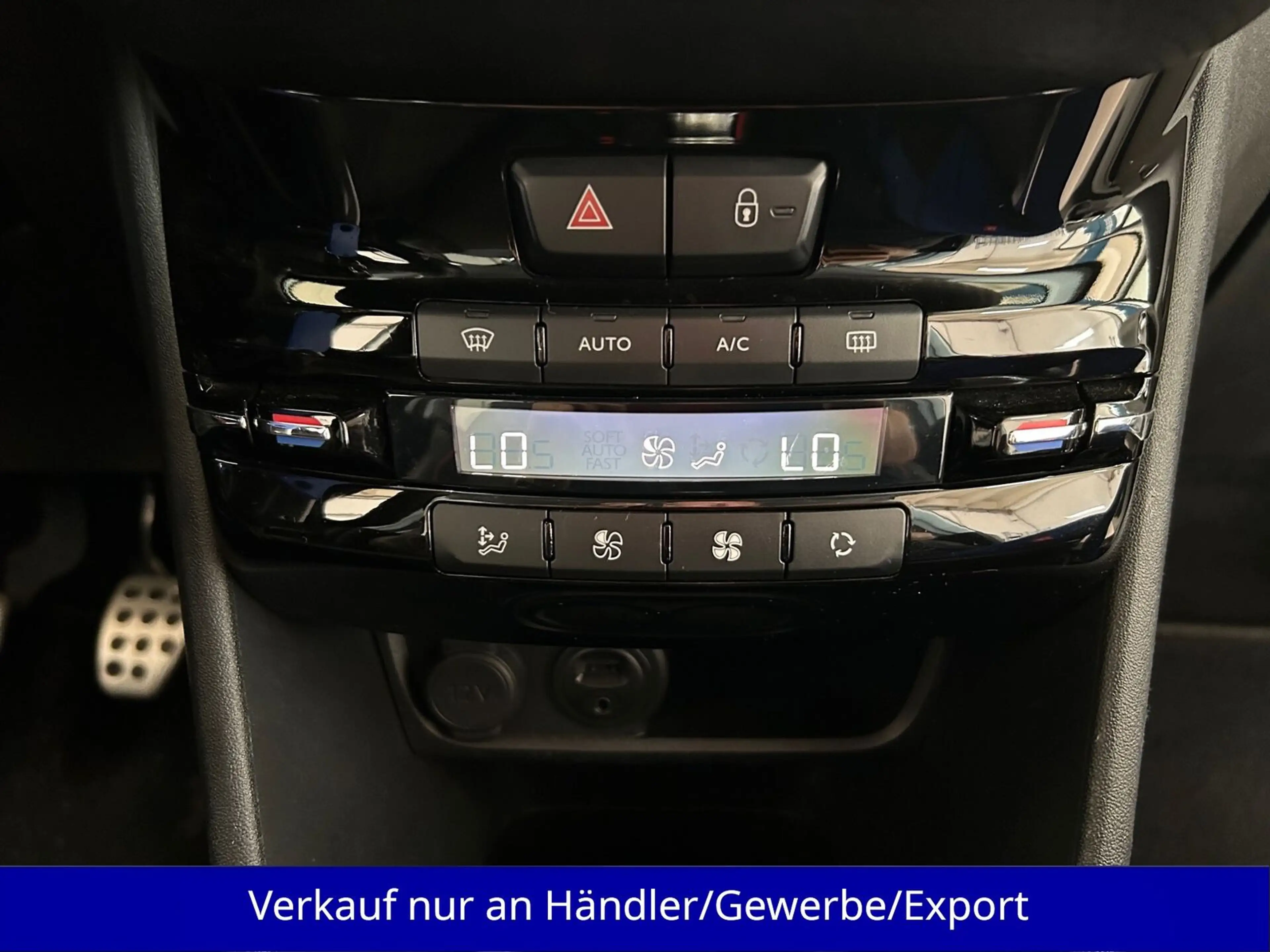 Peugeot 2008 1.2 GT-Line AAC Navi T-Leder SHZ PDC AHK — photo 13
