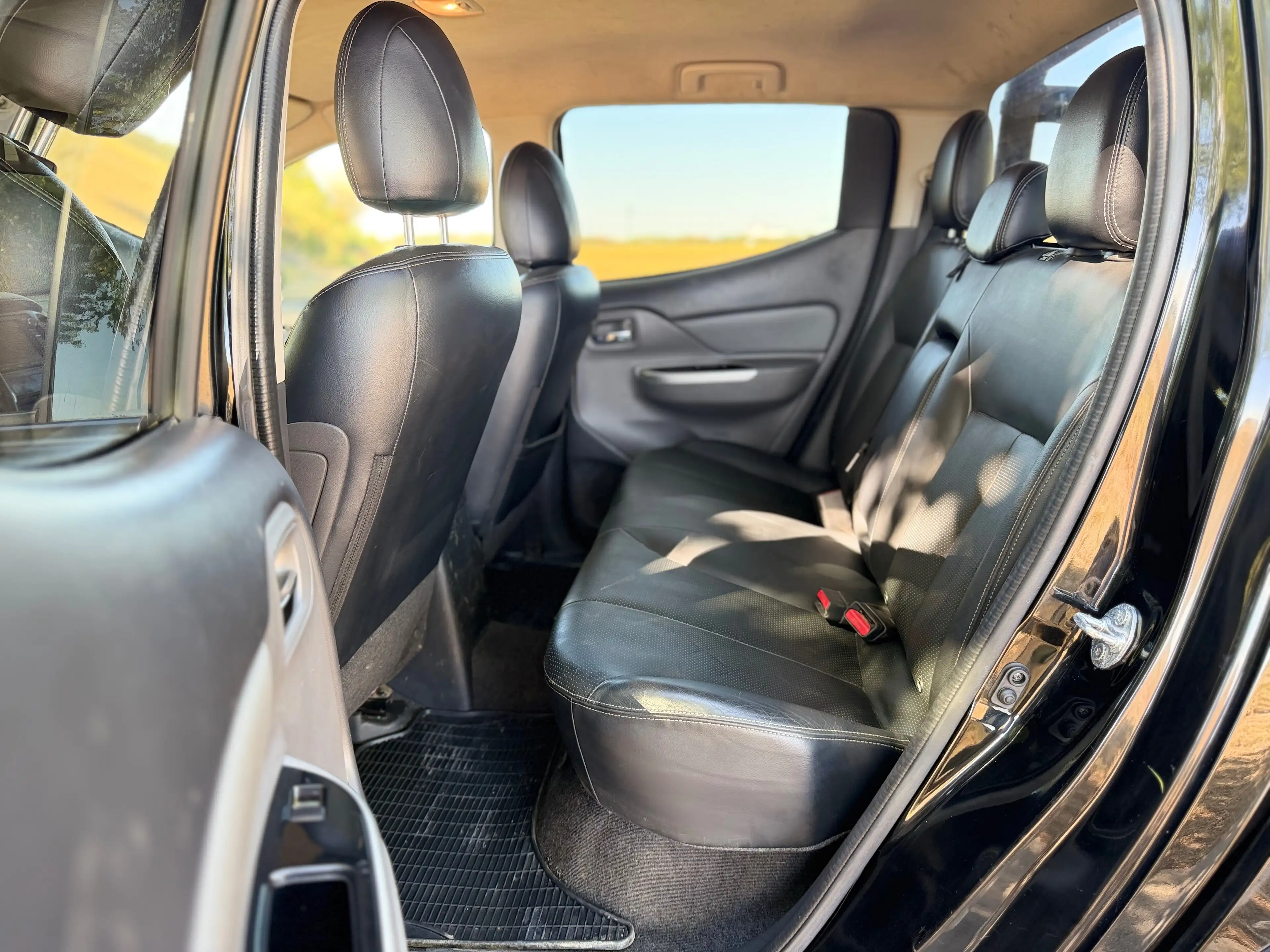 Mitsubishi L200 Top Doppelkabine 4WD*Automatik*Leder*Navi*Xenon — photo 9