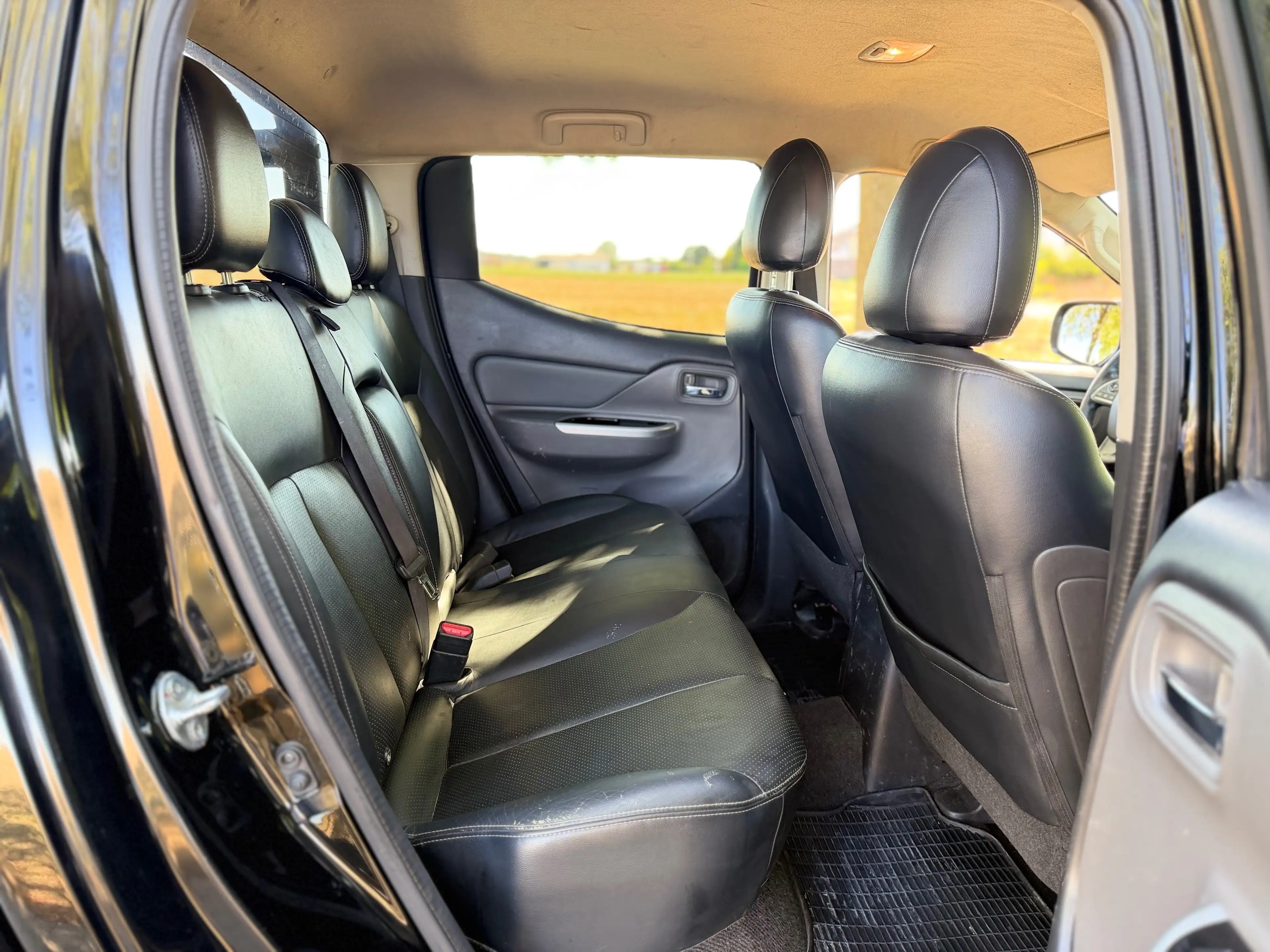 Mitsubishi L200 Top Doppelkabine 4WD*Automatik*Leder*Navi*Xenon — photo 10