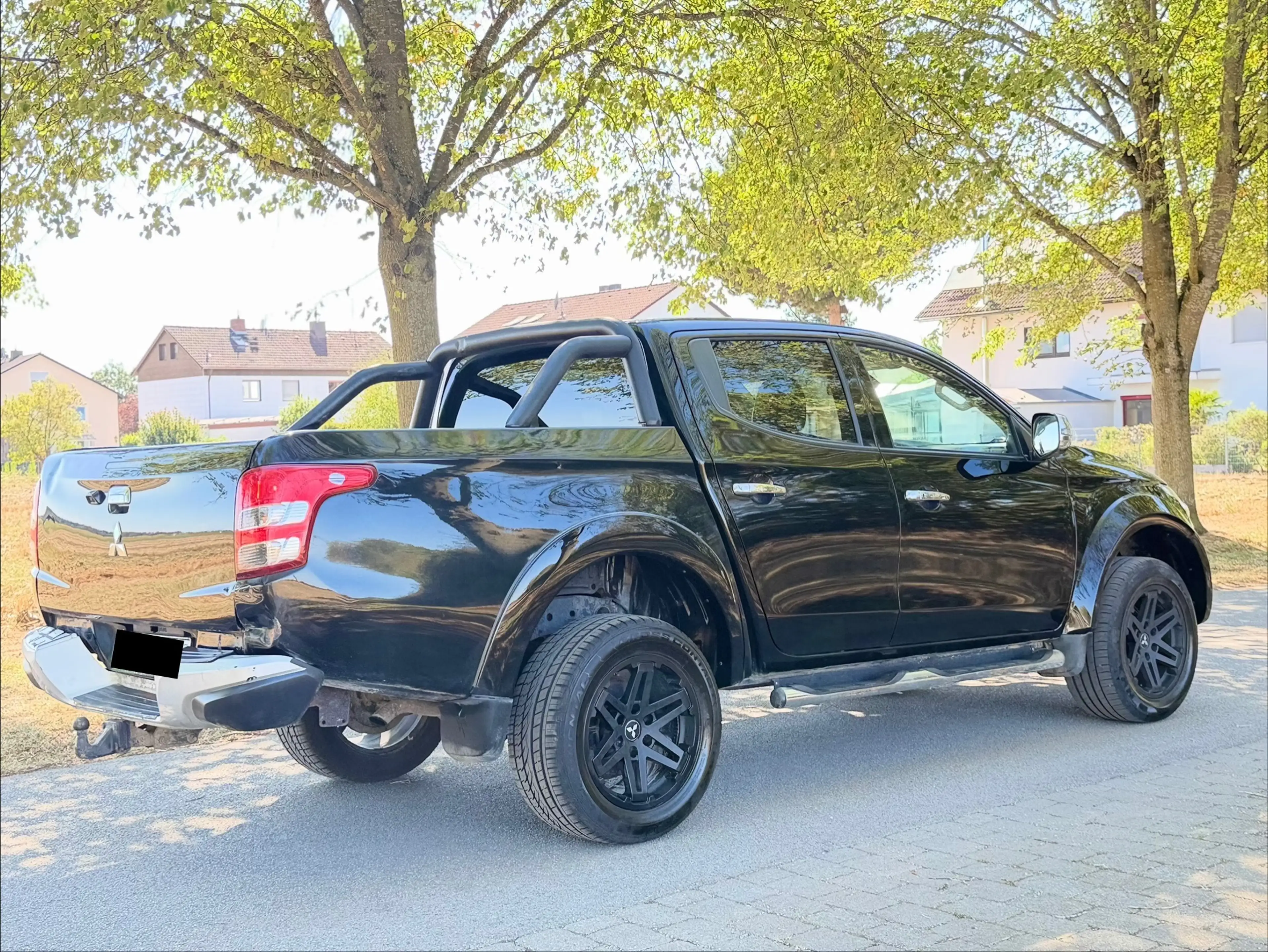 Mitsubishi L200 Top Doppelkabine 4WD*Automatik*Leder*Navi*Xenon — photo 5
