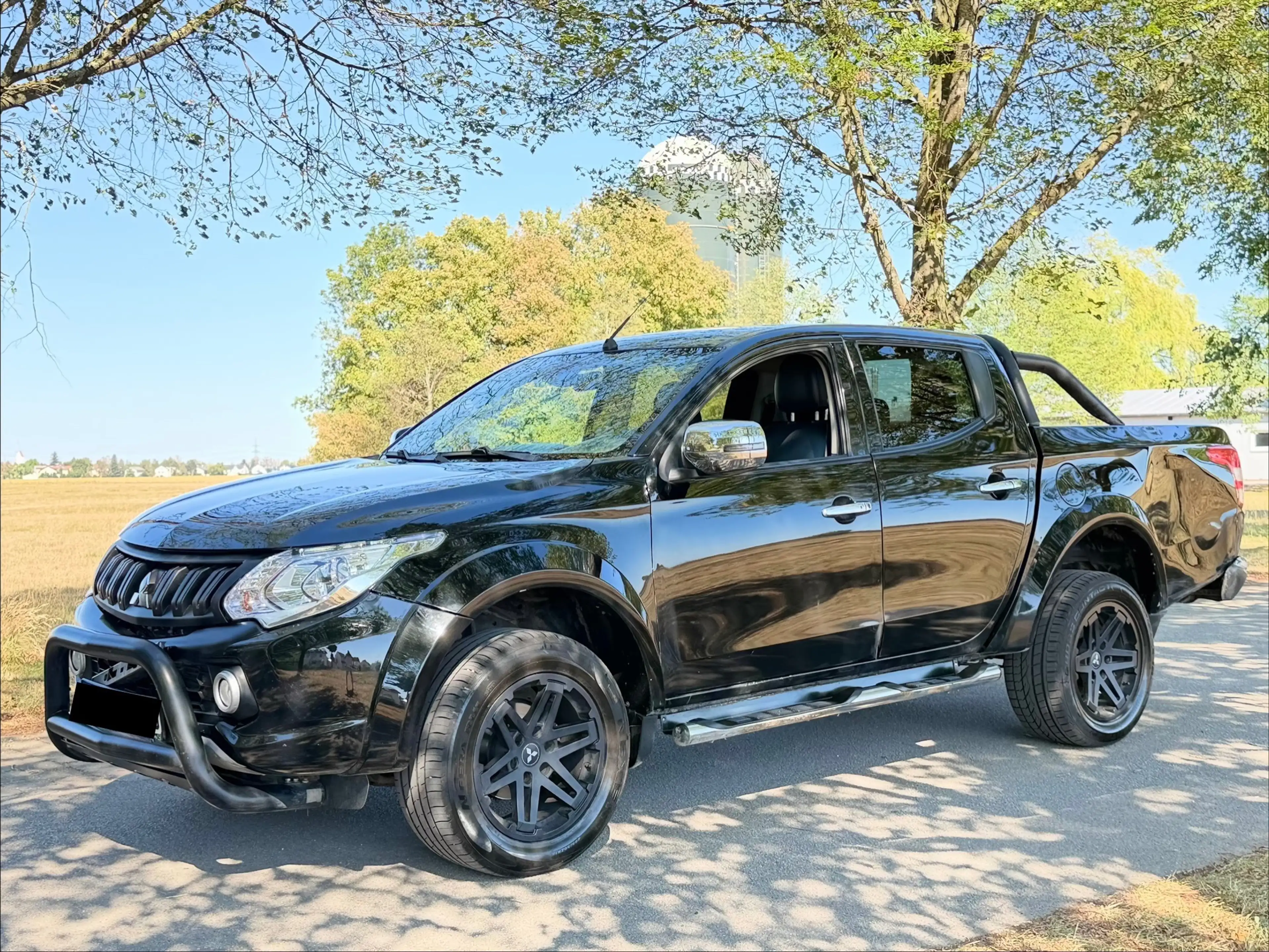 Mitsubishi L200 Top Doppelkabine 4WD*Automatik*Leder*Navi*Xenon — photo 2