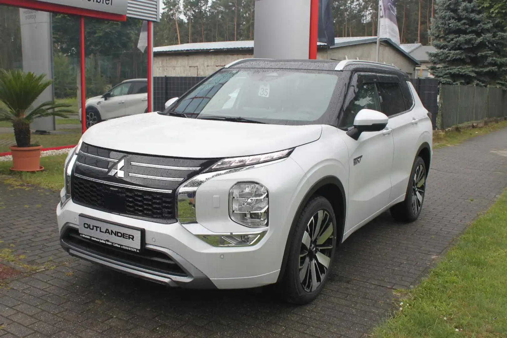 Mitsubishi Outlander 2.4L PHEV TOP Luxury-Paket 2-Farb Weiß - 1