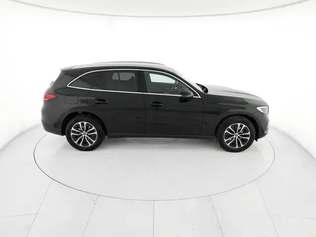 Mercedes-Benz GLC view 5