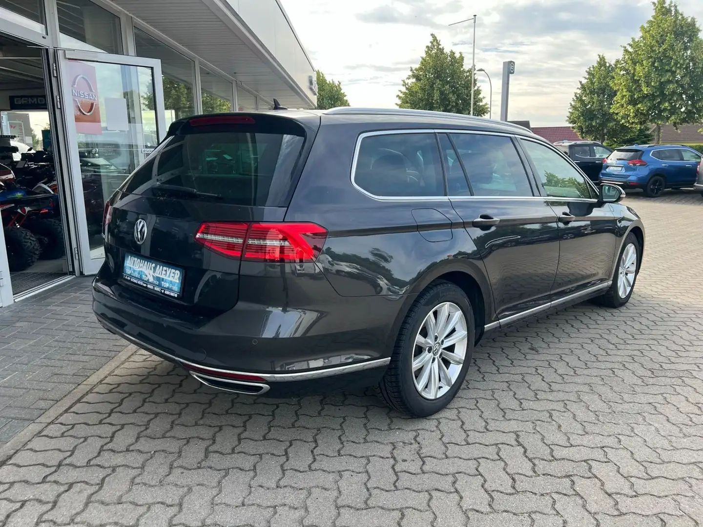 Volkswagen Passat Variant 2.0 TDI BMT Highline Grijs - 2
