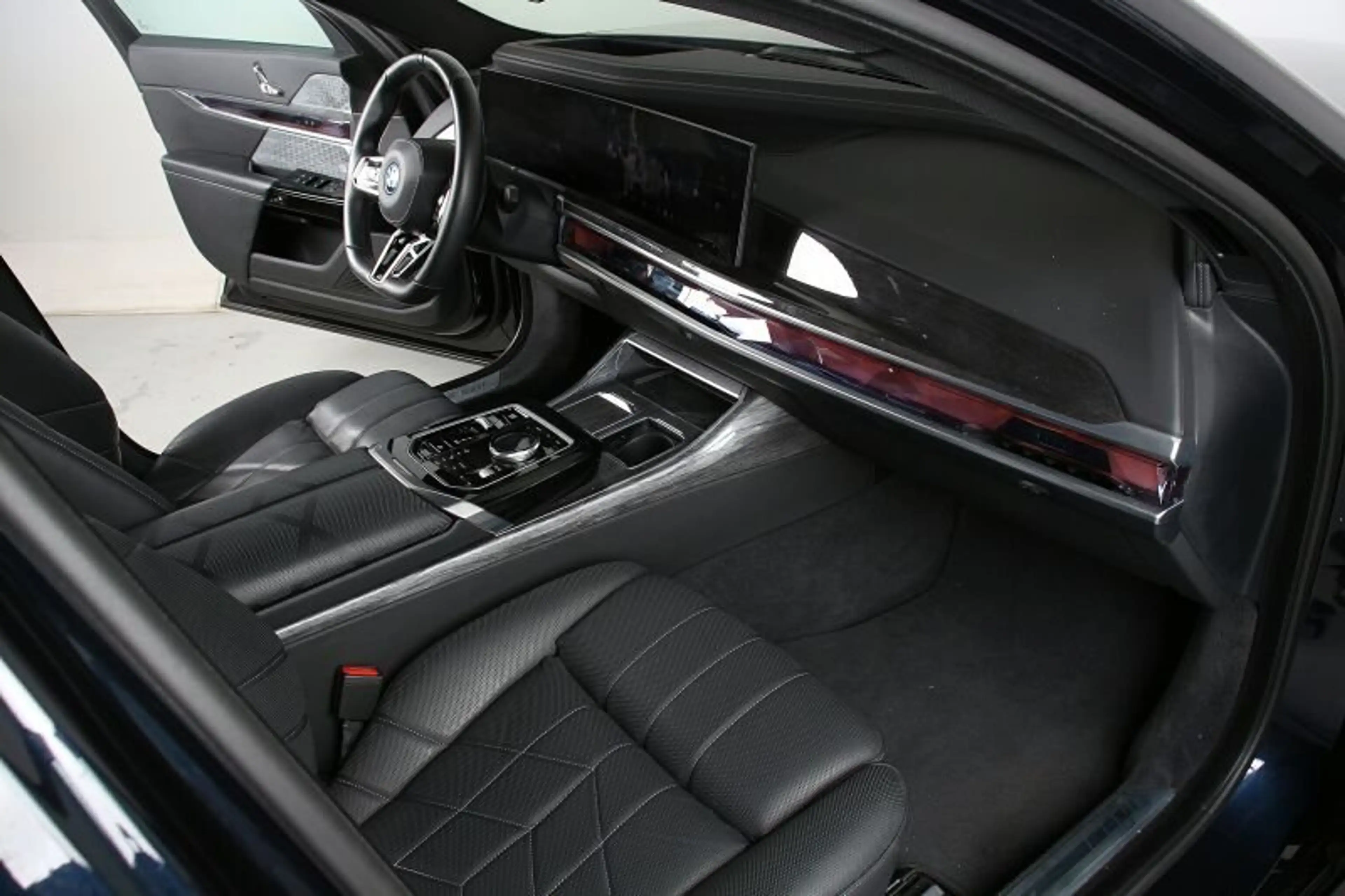 BMW i7 xDr.60 M Sport PRO Fondentertain AHK B&W vol — photo 6