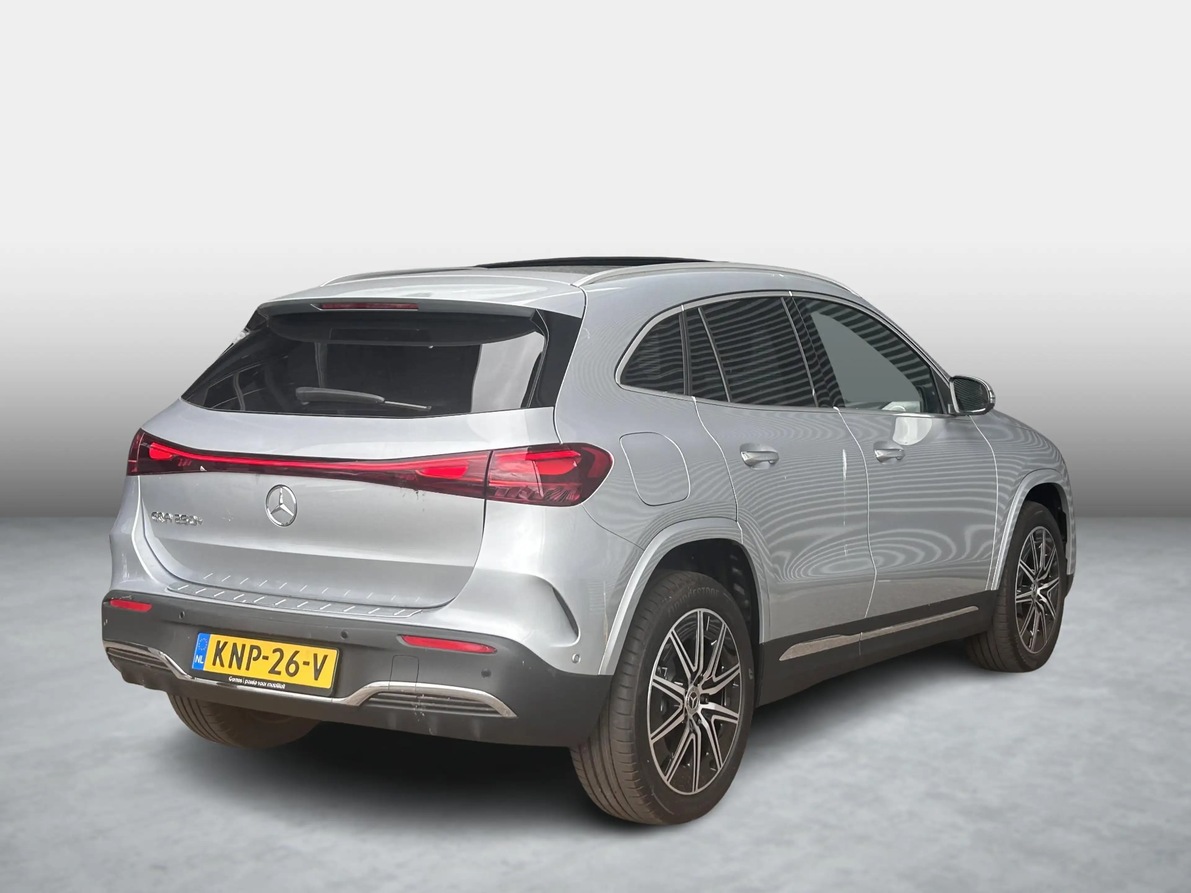 Mercedes-Benz EQA 250 250+ Business Solution AMG | Panoramadak | Elektri — photo 2