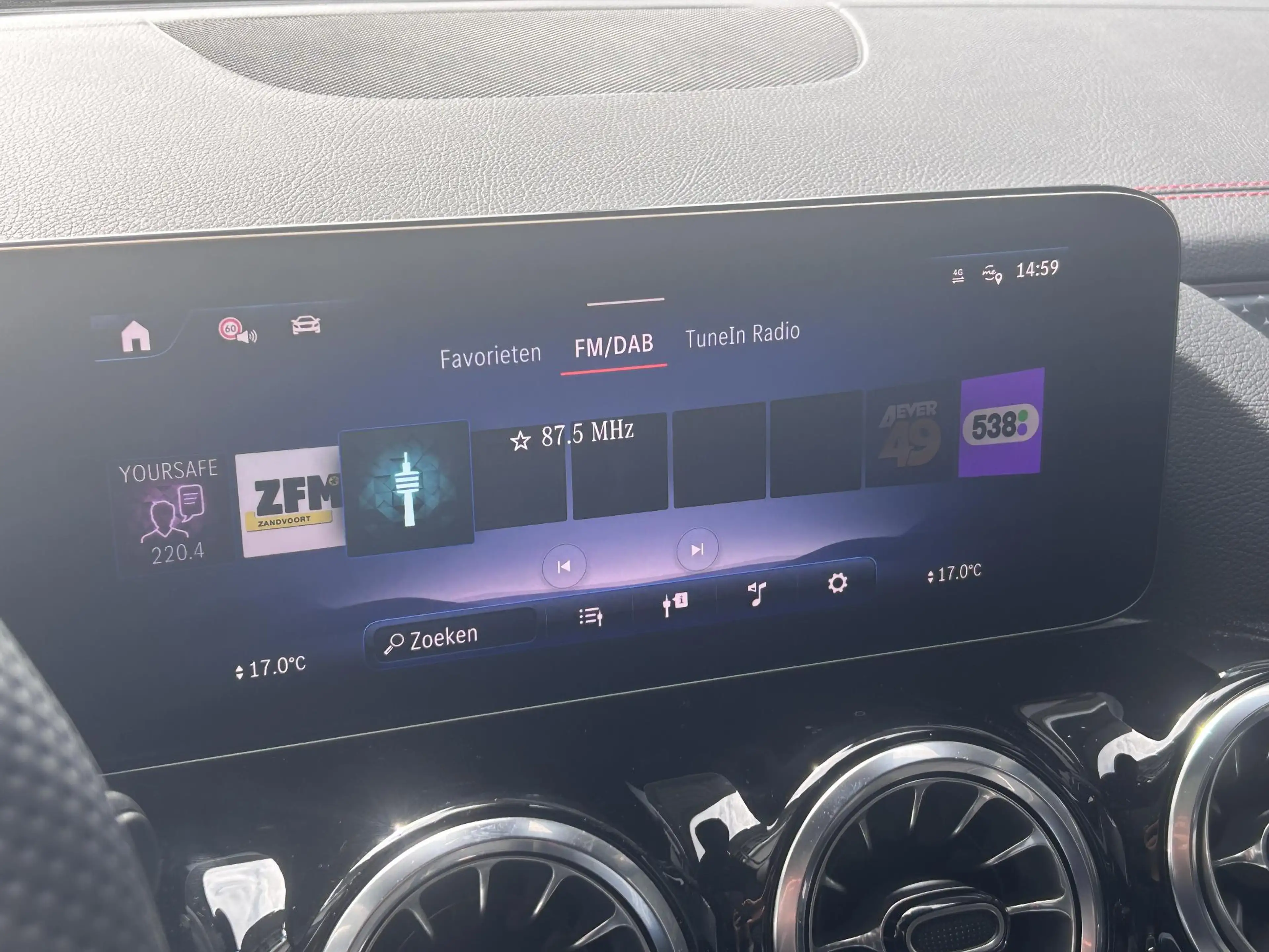 Mercedes-Benz EQA 250 250+ Business Solution AMG | Panoramadak | Elektri — photo 11