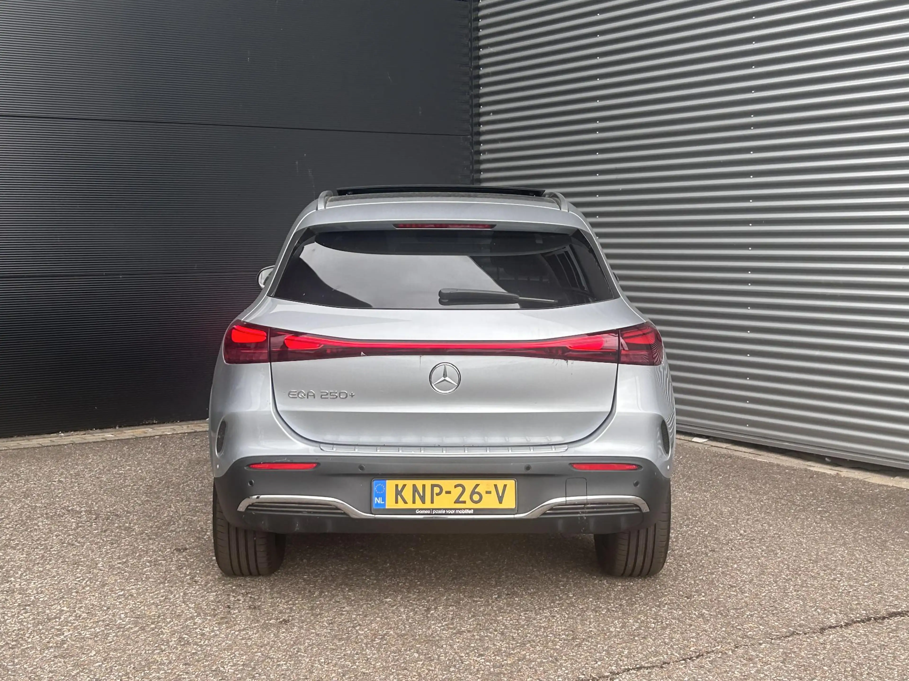 Mercedes-Benz EQA 250 250+ Business Solution AMG | Panoramadak | Elektri — photo 4