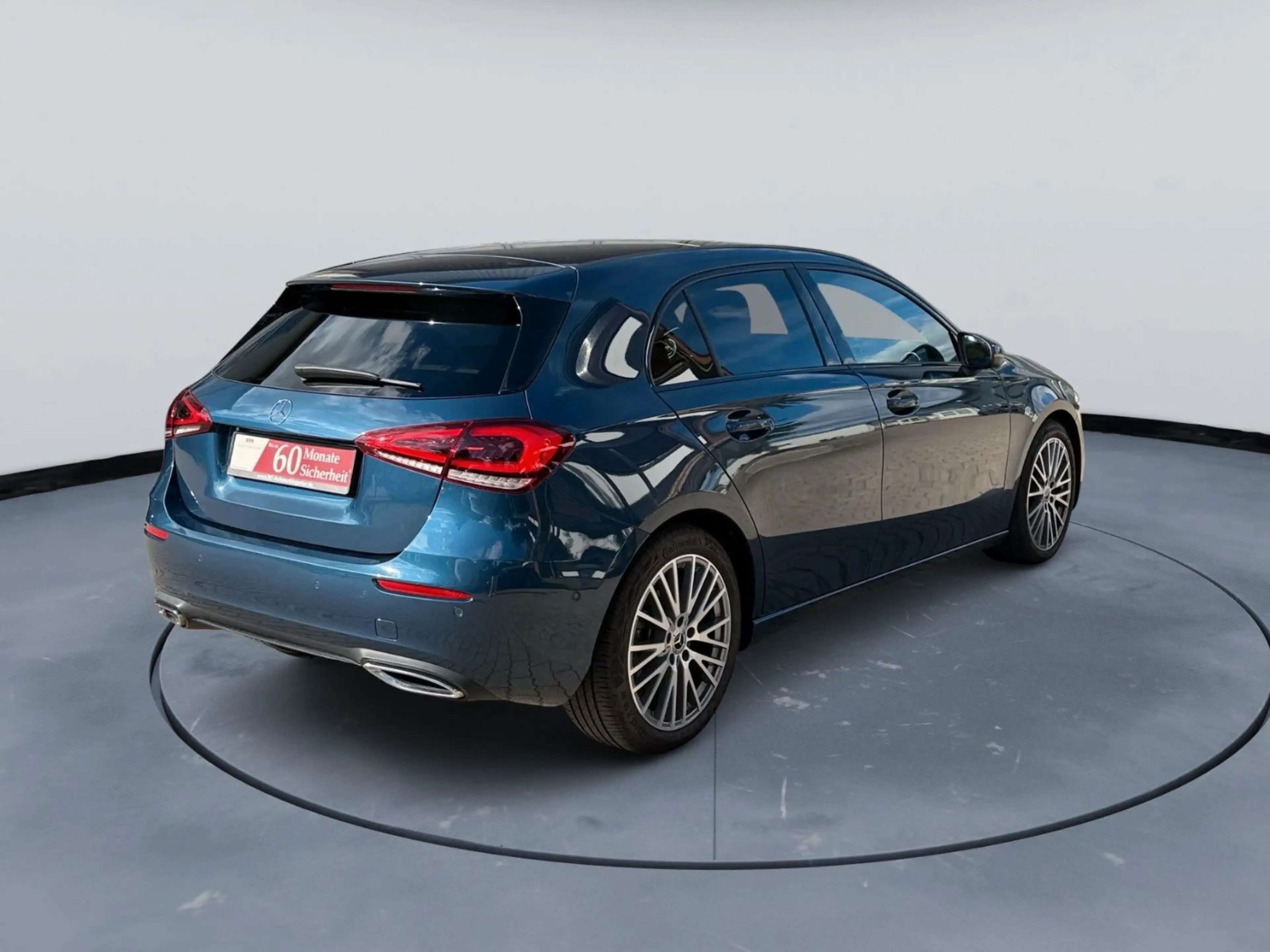 Mercedes-Benz A 200 d Pano Burm StandHZG Distr Burmester 360° — photo 7