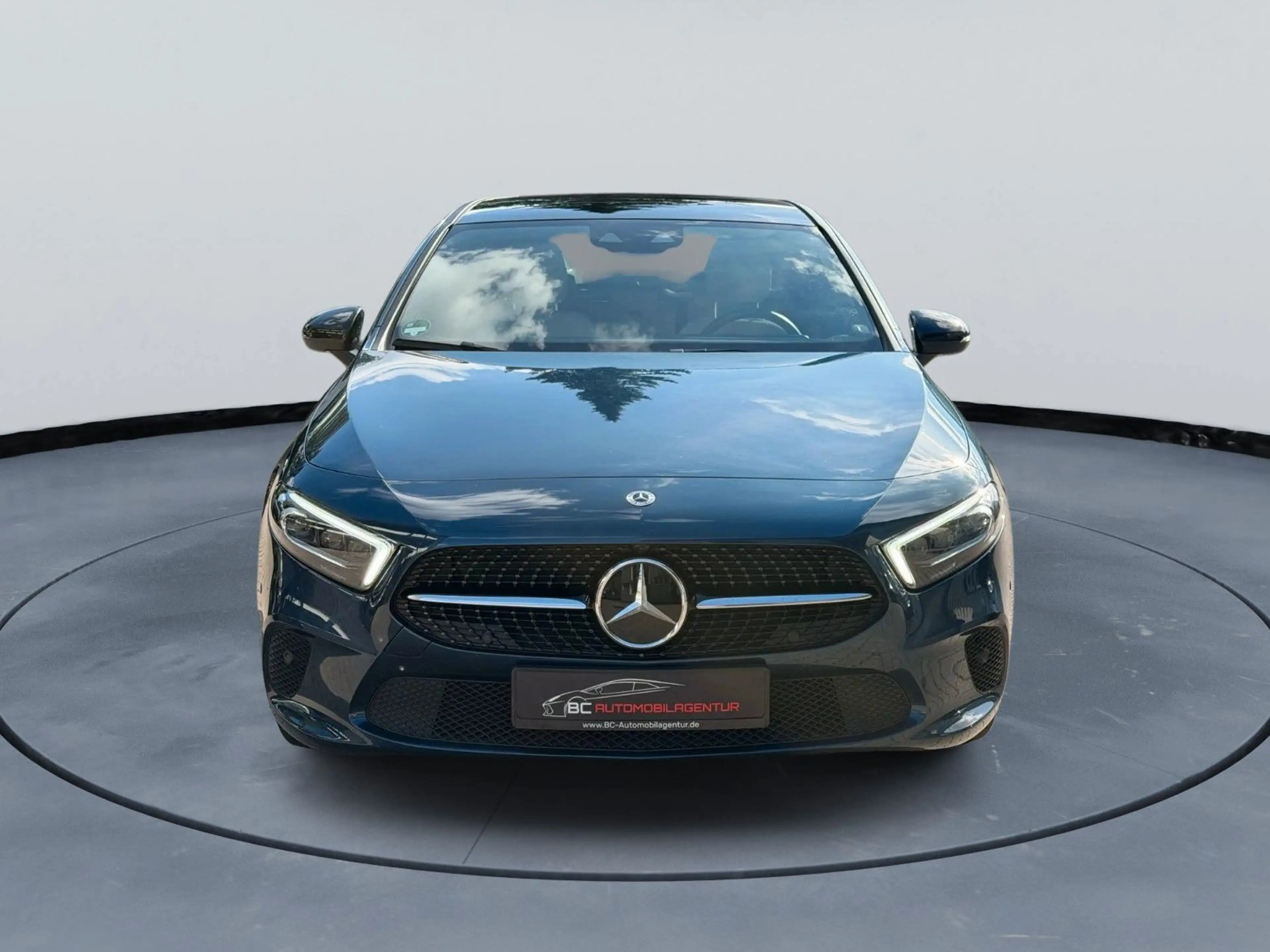 Mercedes-Benz A 200 d Pano Burm StandHZG Distr Burmester 360° — photo 2