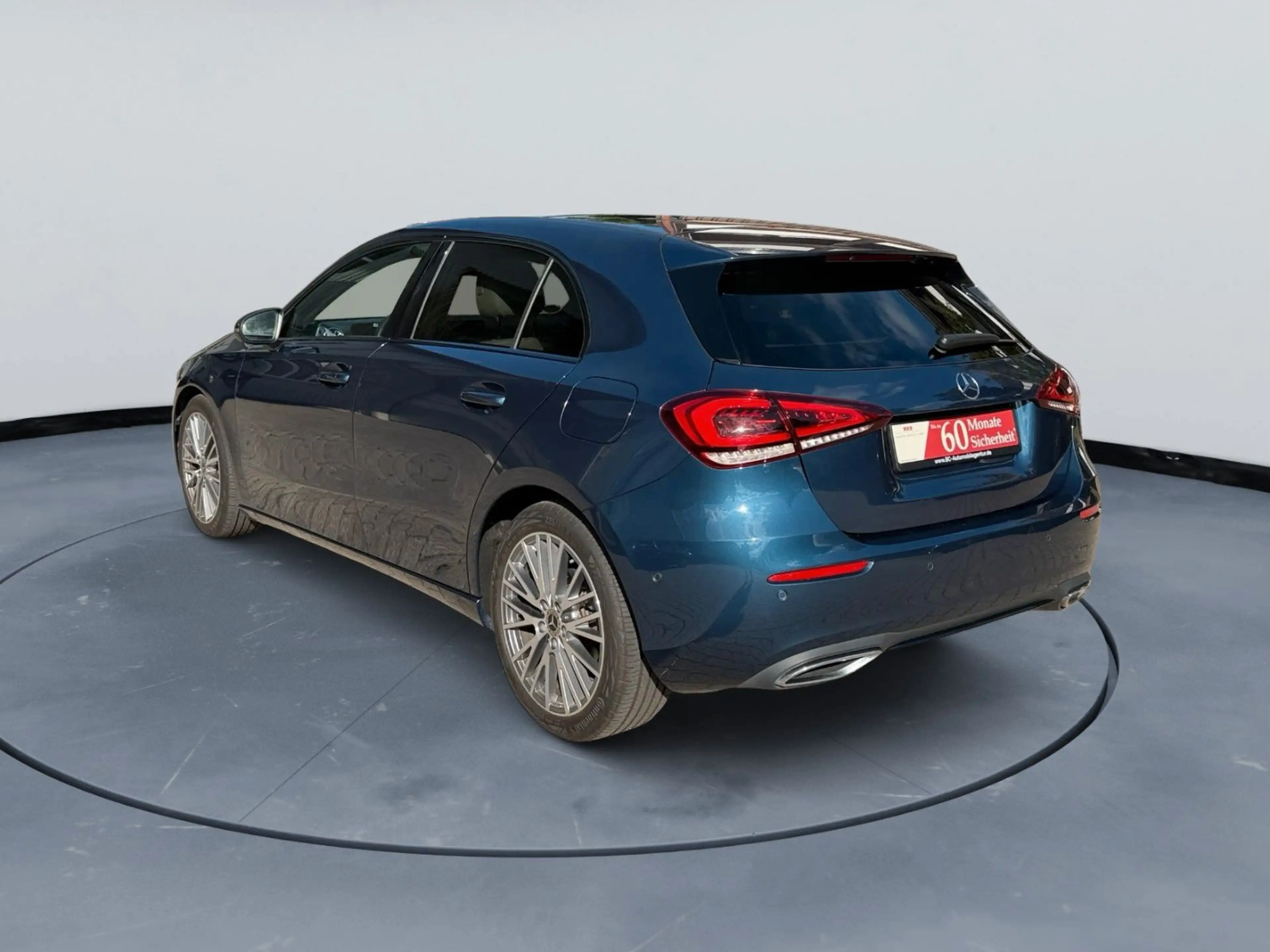 Mercedes-Benz A 200 d Pano Burm StandHZG Distr Burmester 360° — photo 5