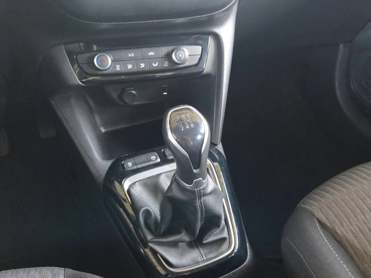 Opel Corsa 1.2 Edition OPZIONE RATE NO BANCA, миниатюра 29
