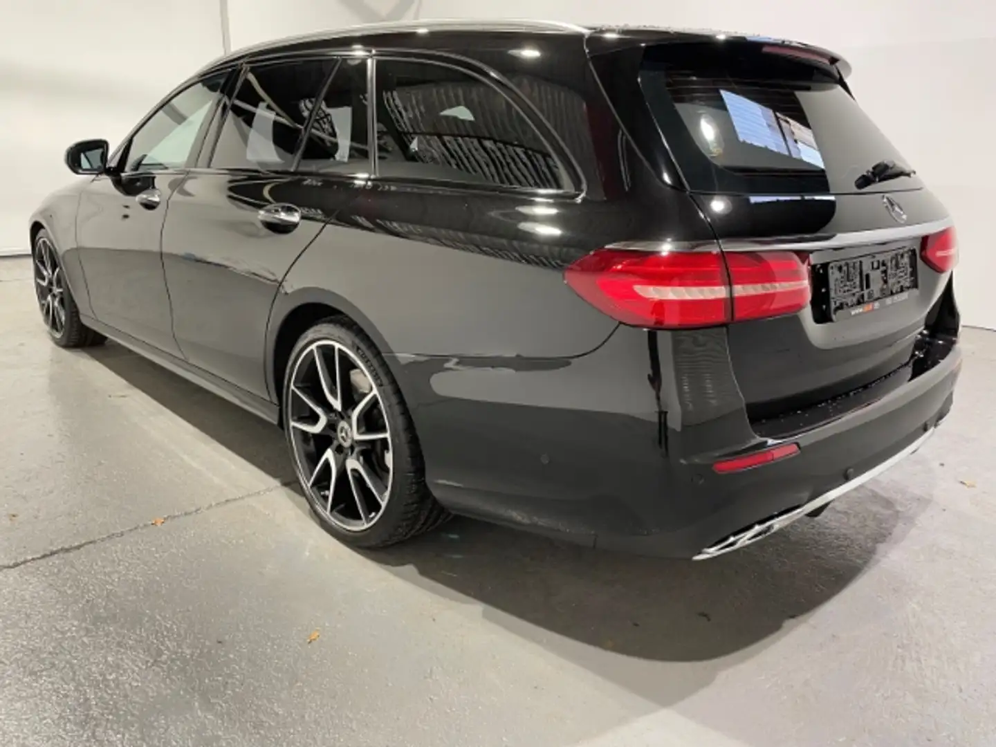 Mercedes-Benz E 43 AMG T4Matic EU6 Leder LED ACC Navi Burmester GSD Fekete - 2