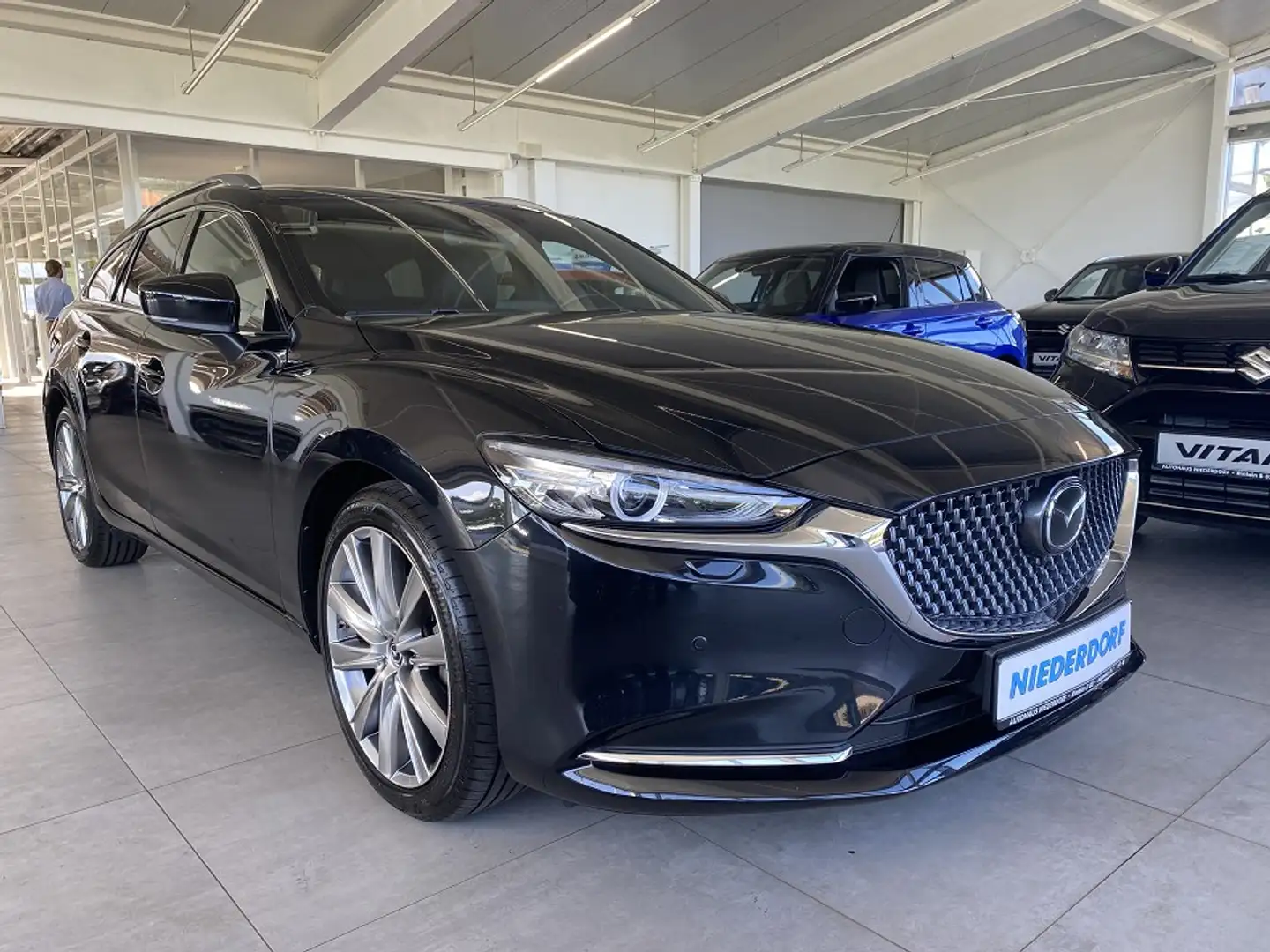 Mazda 6 Kombi 2.5 Takumi GLASSCHIEBEDACH Leder, BOSE, Matr Schwarz - 1