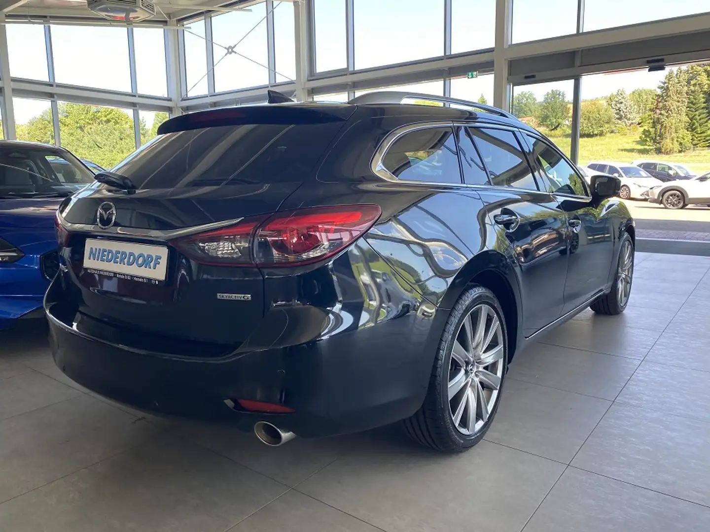 Mazda 6 Kombi 2.5 Takumi GLASSCHIEBEDACH Leder, BOSE, Matr Schwarz - 2