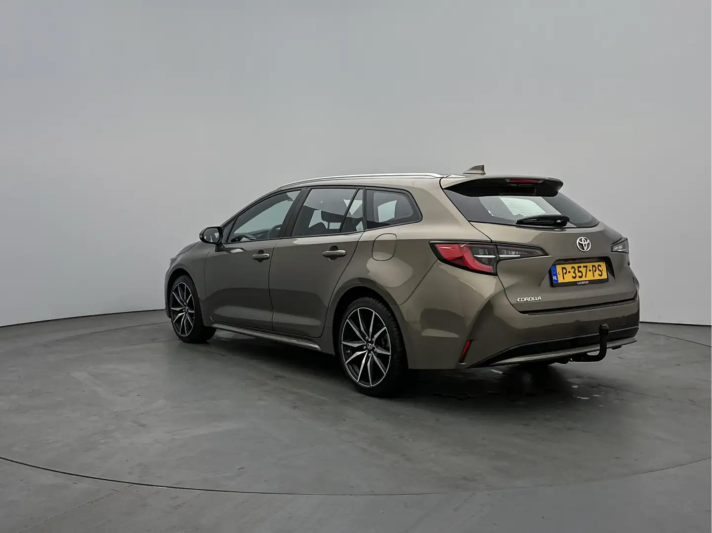 Toyota Corolla Touring Sports 1.2 Turbo Active | Trekhaak | 1.300 Marrone - 2