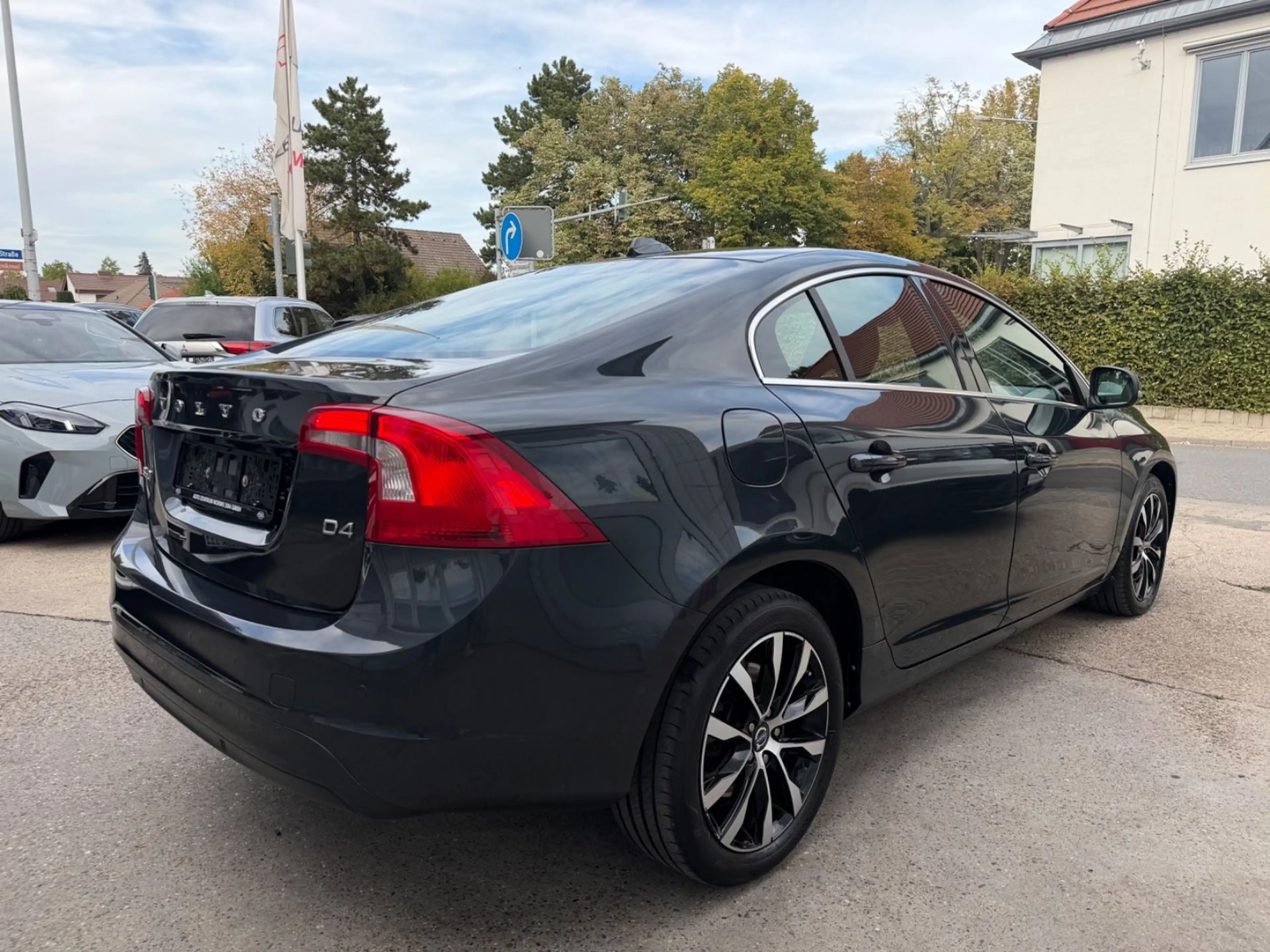 Volvo S60 D4 Lim. *Automatik*Navi*R.Kamera*Scheckheft* — photo 7