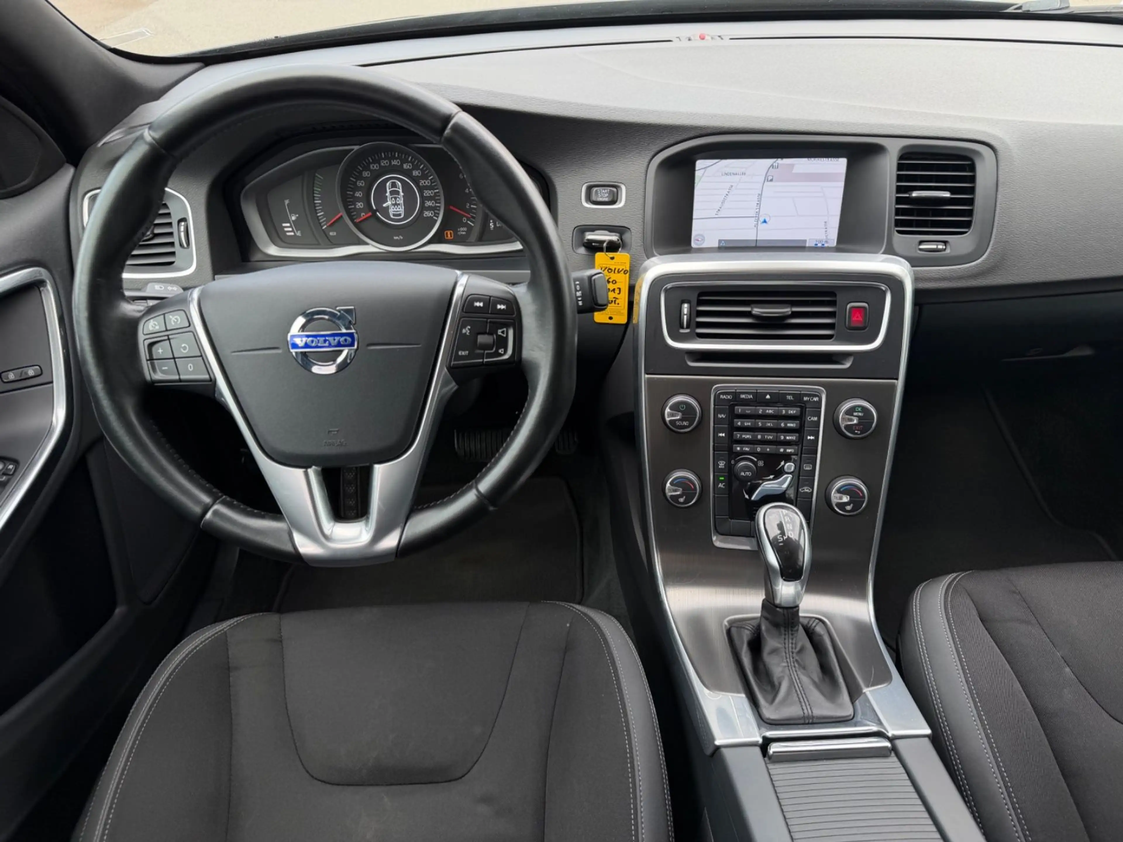Volvo S60 D4 Lim. *Automatik*Navi*R.Kamera*Scheckheft* — photo 10