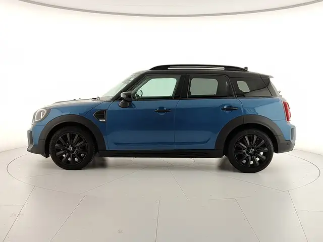 Mini Countryman view 3