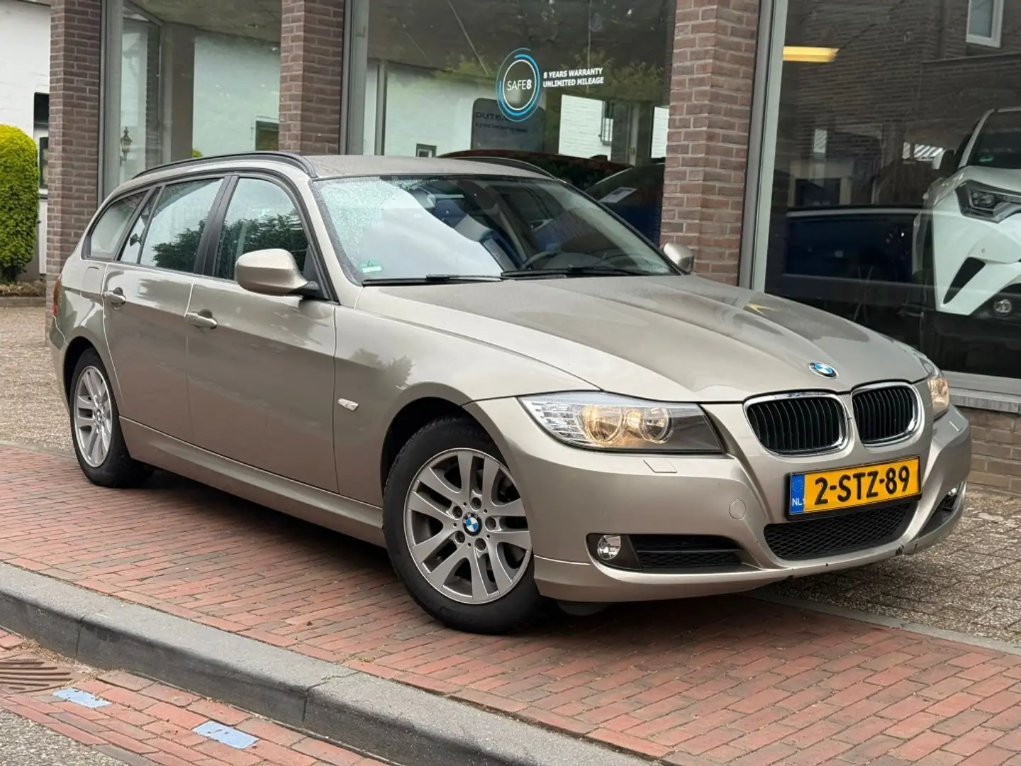 BMW 318 3-serie Touring 318i Luxury Line Braun - 1