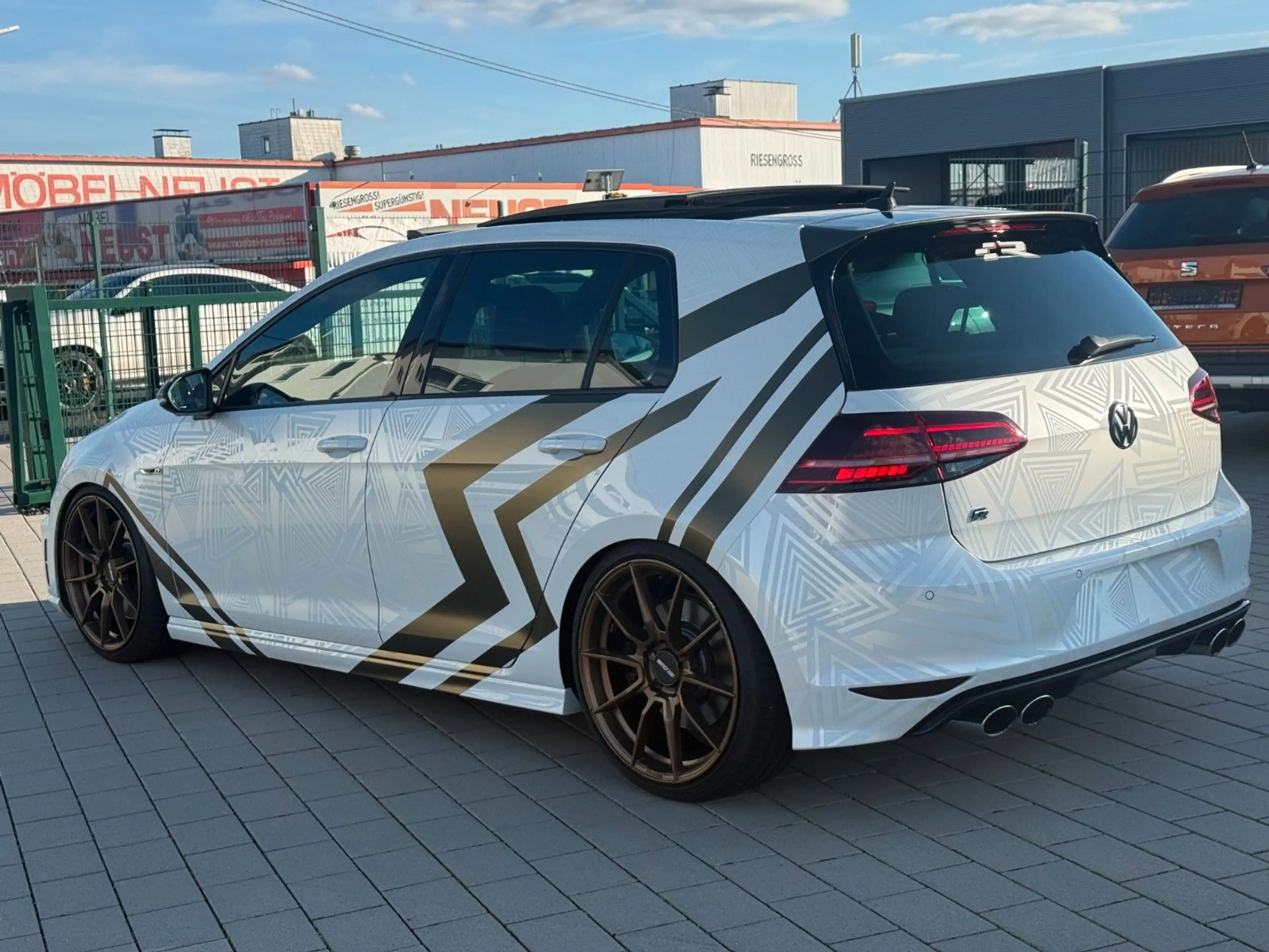Volkswagen Golf VII Lim. R 4Motion BMT*300PS** — photo 7