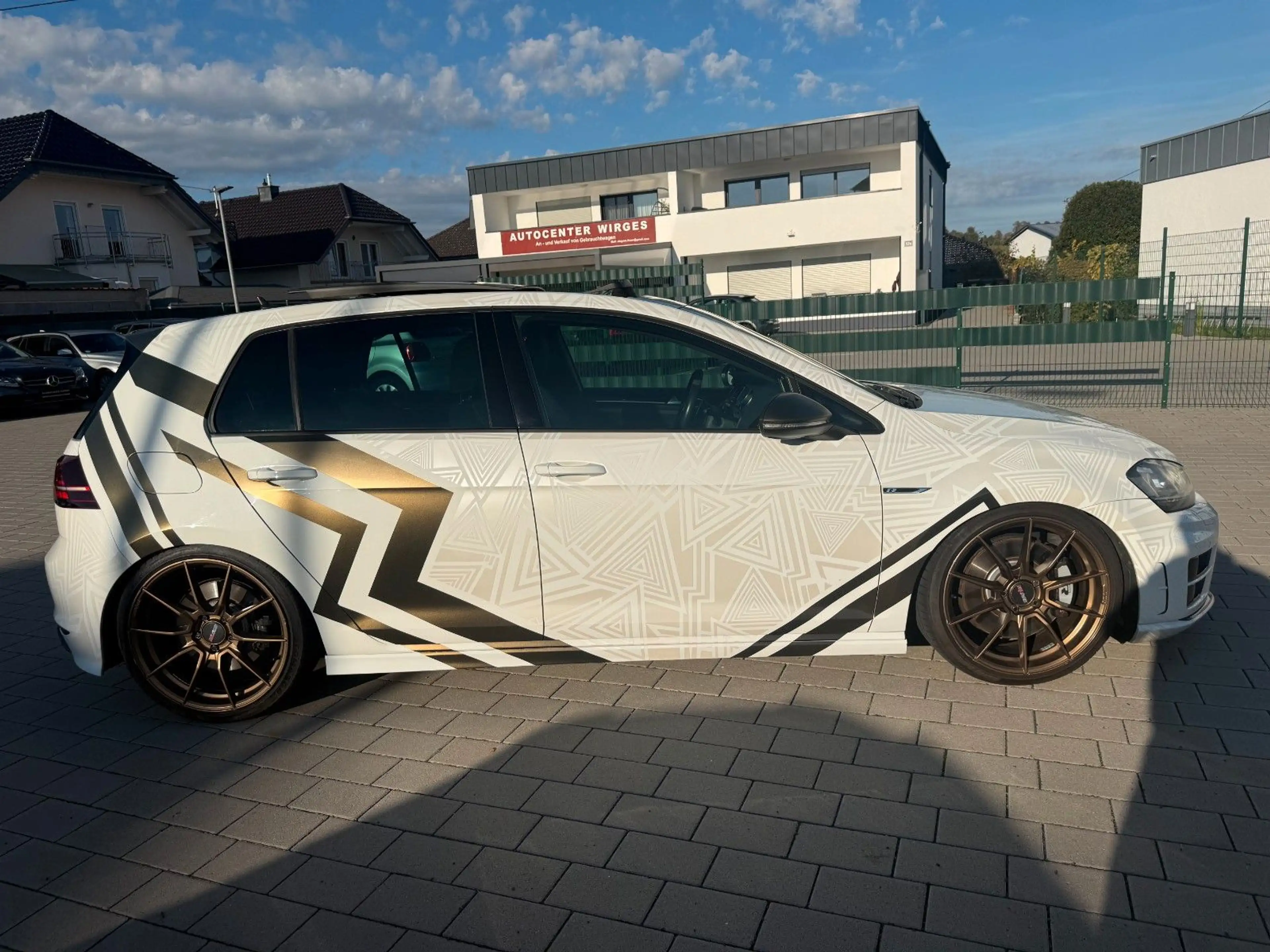 Volkswagen Golf VII Lim. R 4Motion BMT*300PS** — photo 4