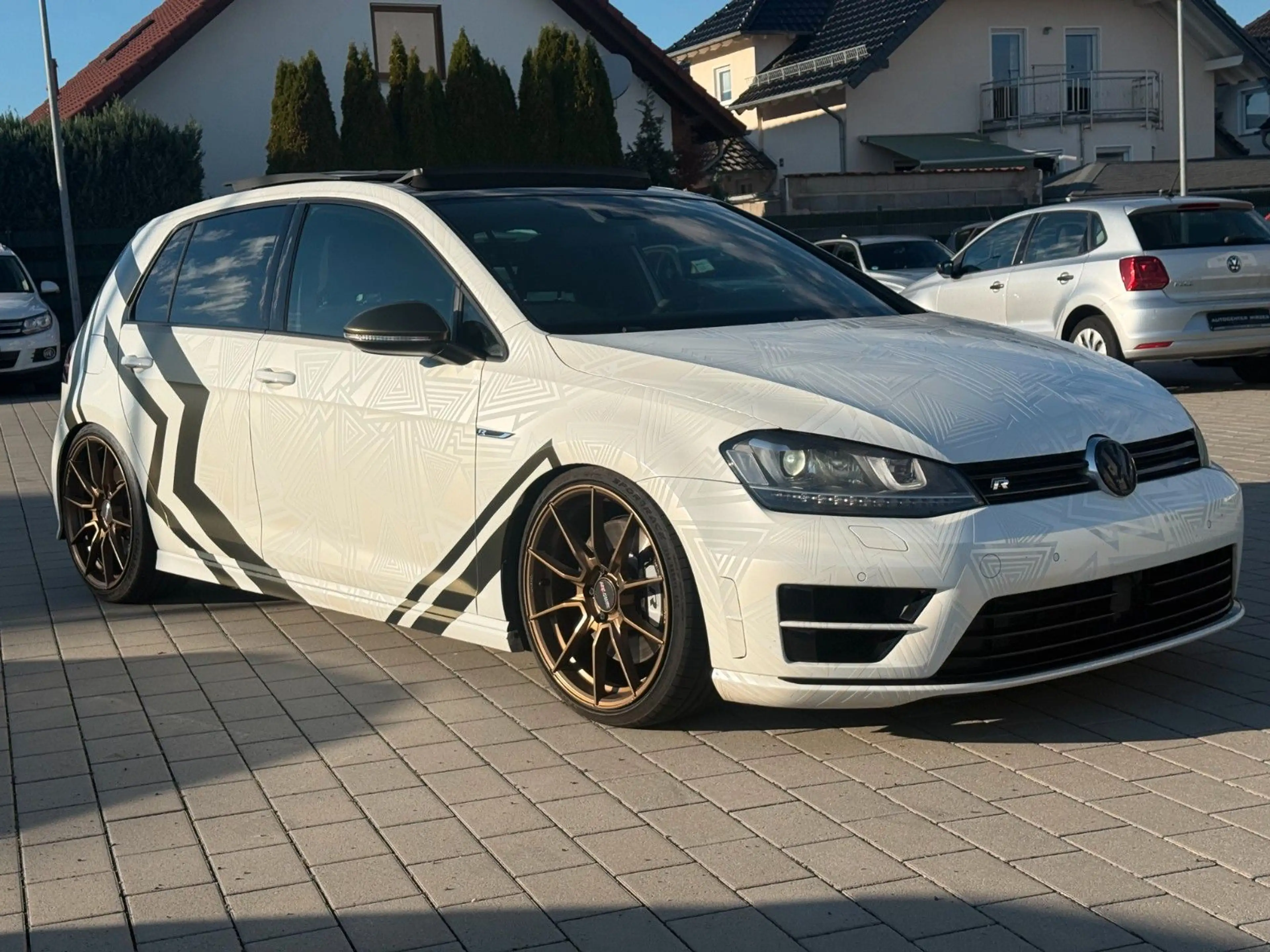 Volkswagen Golf VII Lim. R 4Motion BMT*300PS** — photo 3
