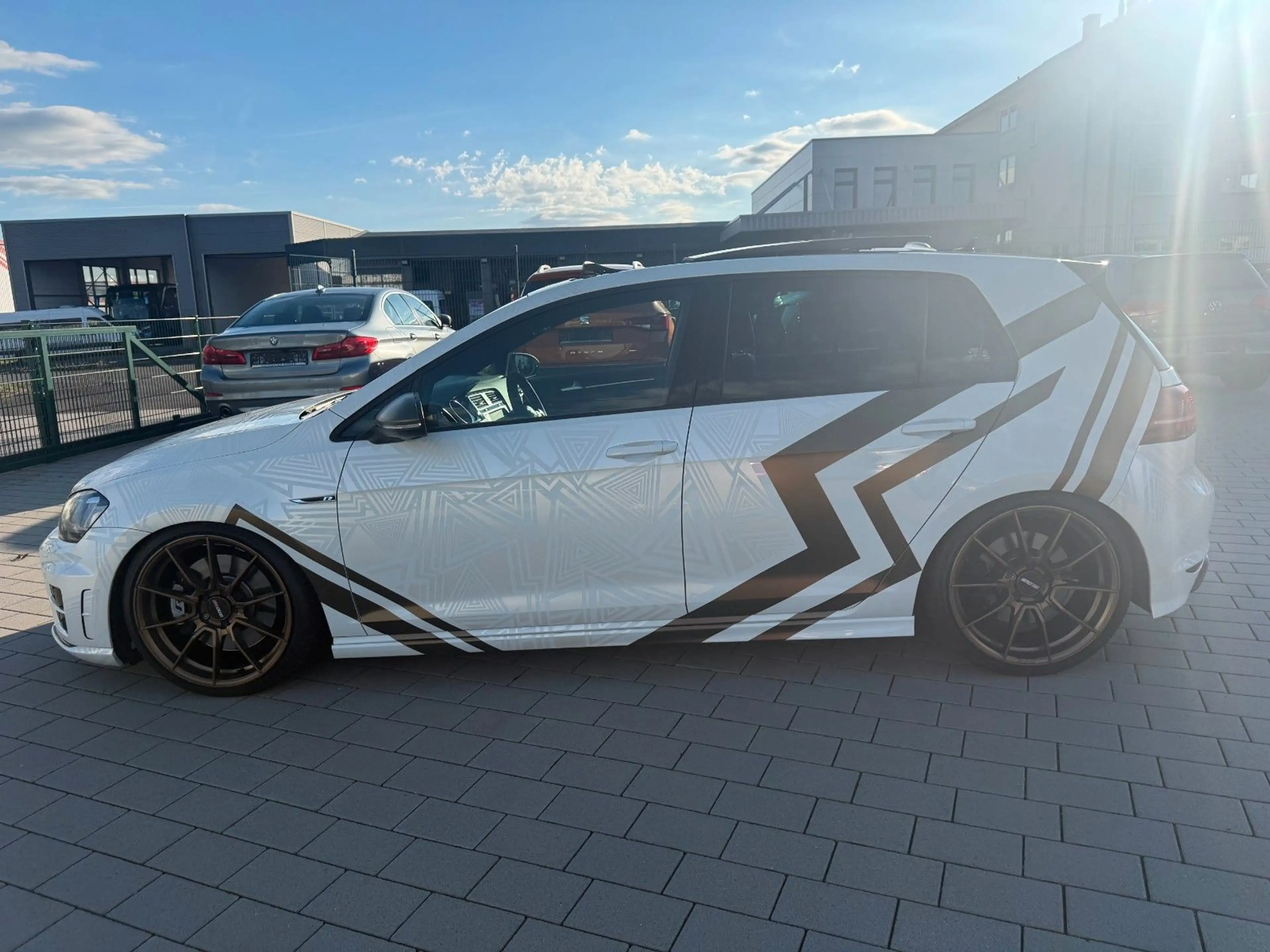 Volkswagen Golf VII Lim. R 4Motion BMT*300PS** — photo 8