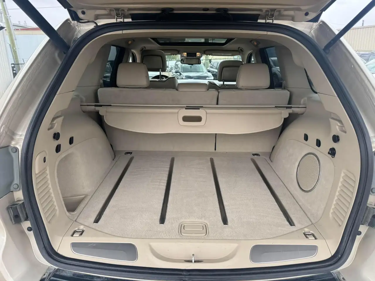 Jeep Grand Cherokee снимка Jeep Grand Cherokee