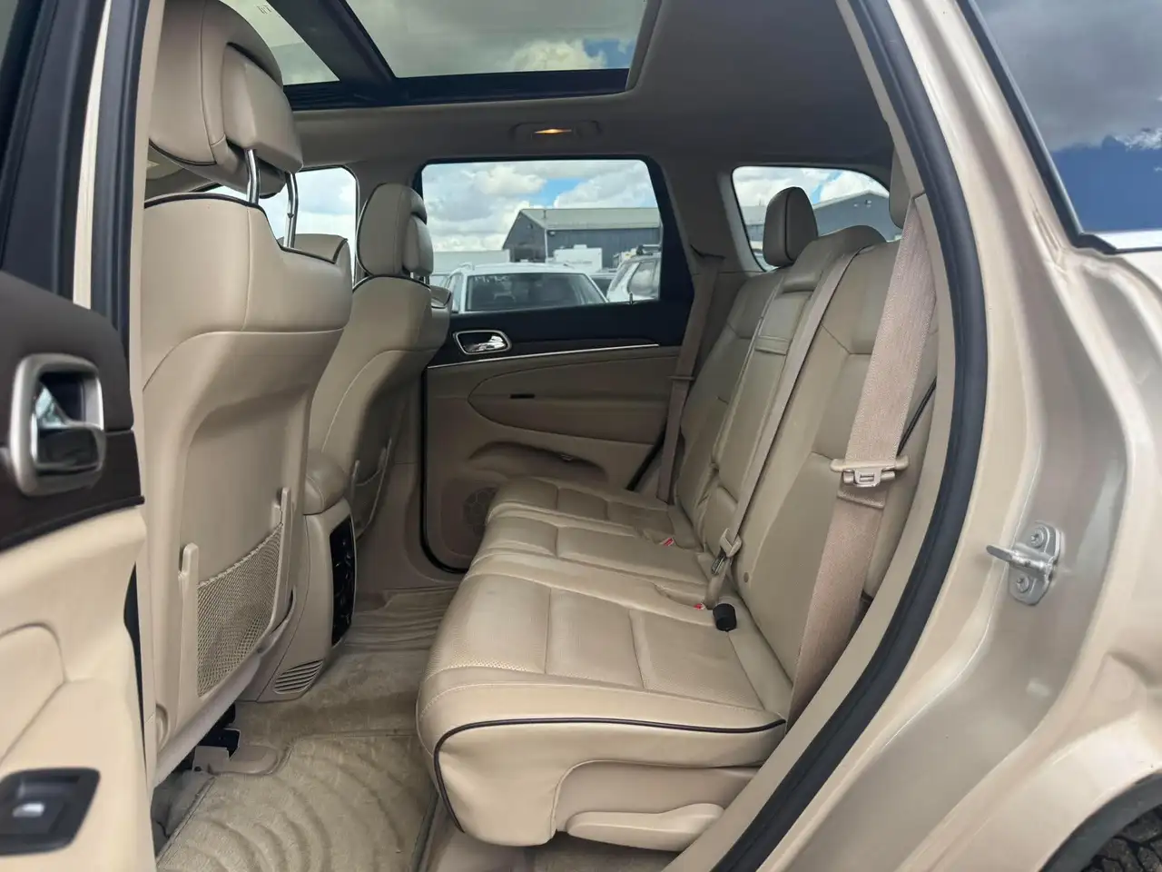 Jeep Grand Cherokee снимка Jeep Grand Cherokee