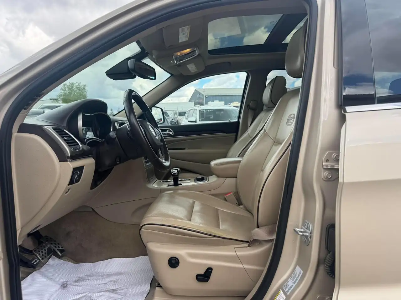 Jeep Grand Cherokee снимка Jeep Grand Cherokee