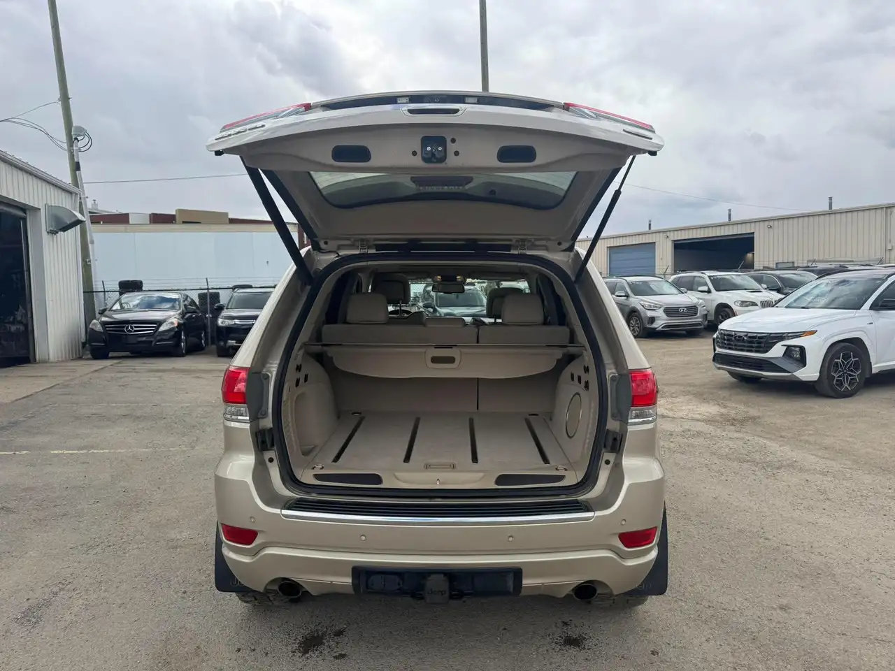 Jeep Grand Cherokee снимка Jeep Grand Cherokee