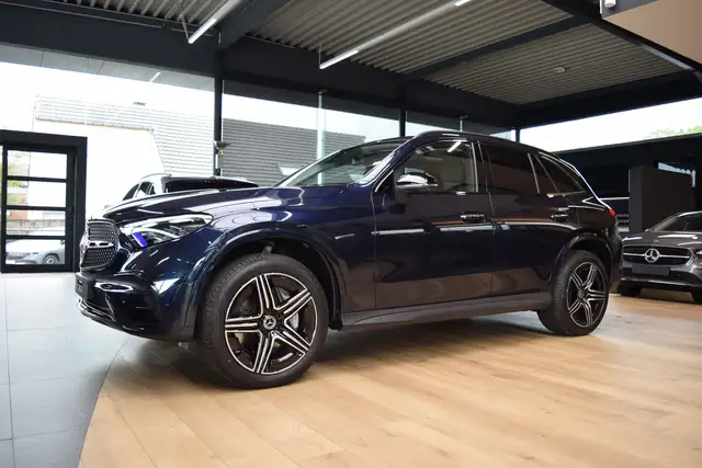 Mercedes-Benz GLC 300 GLC 300 e PHEV AMG Line / Nightpakket / 20" / Panoramisch dak