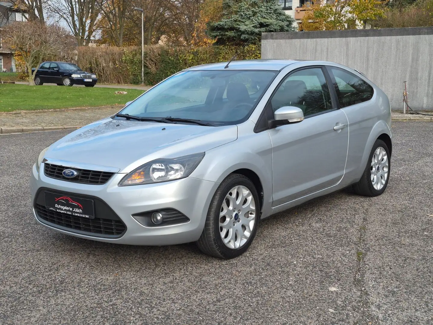 Ford Focus Lim. Sport*wenig km*Klima*8-fach Bereifung Silber - 1