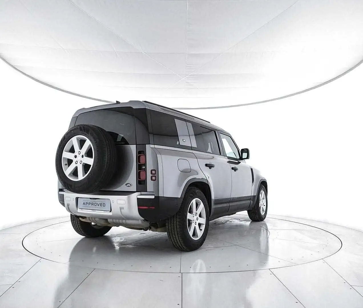 Land Rover Defender 110 2.0 SD4 AWD Auto 7 Posti Šedá - 2