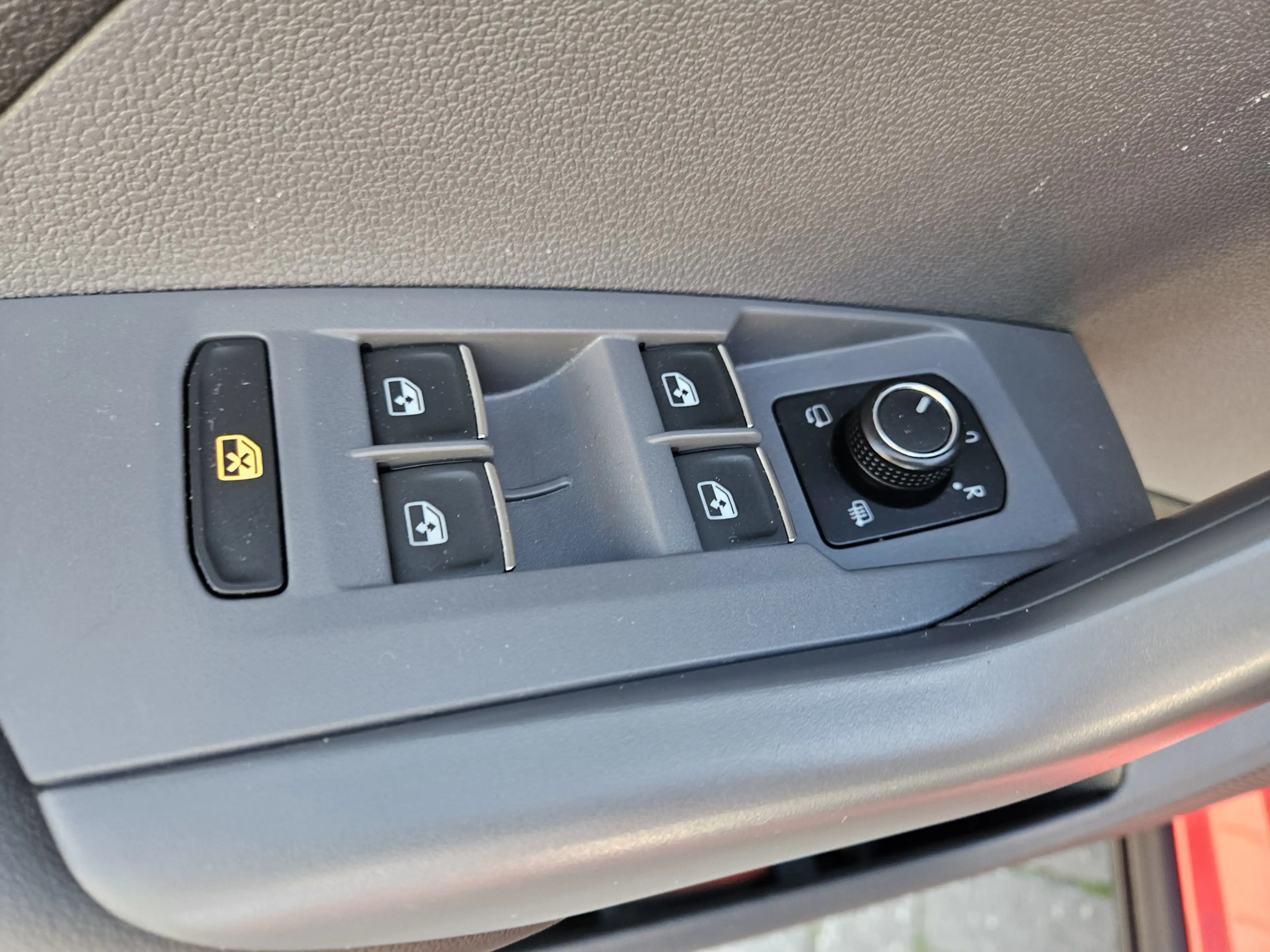 Volkswagen T-Cross 1.0 TSI Style — photo 6