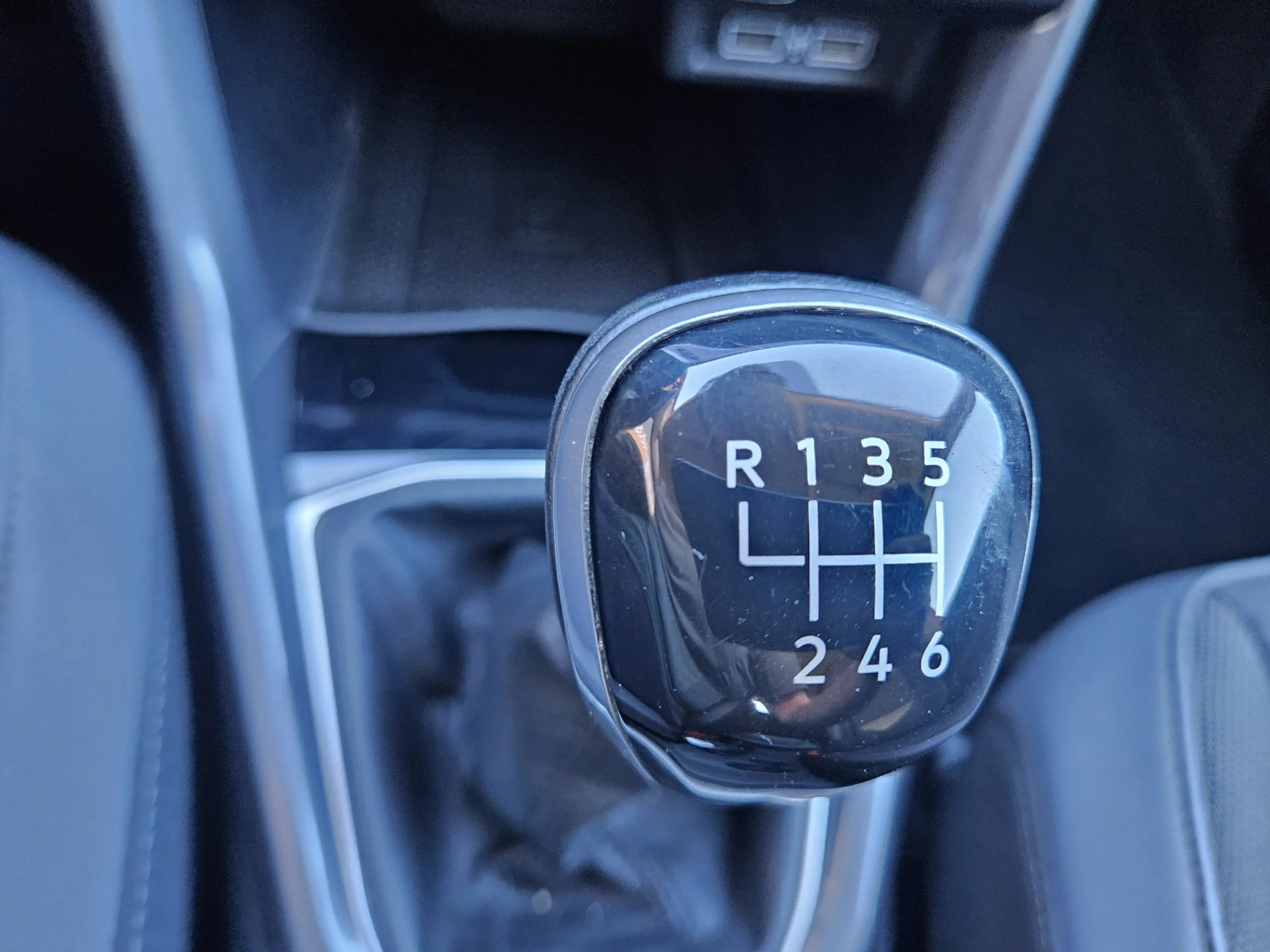 Volkswagen T-Cross 1.0 TSI Style — photo 17