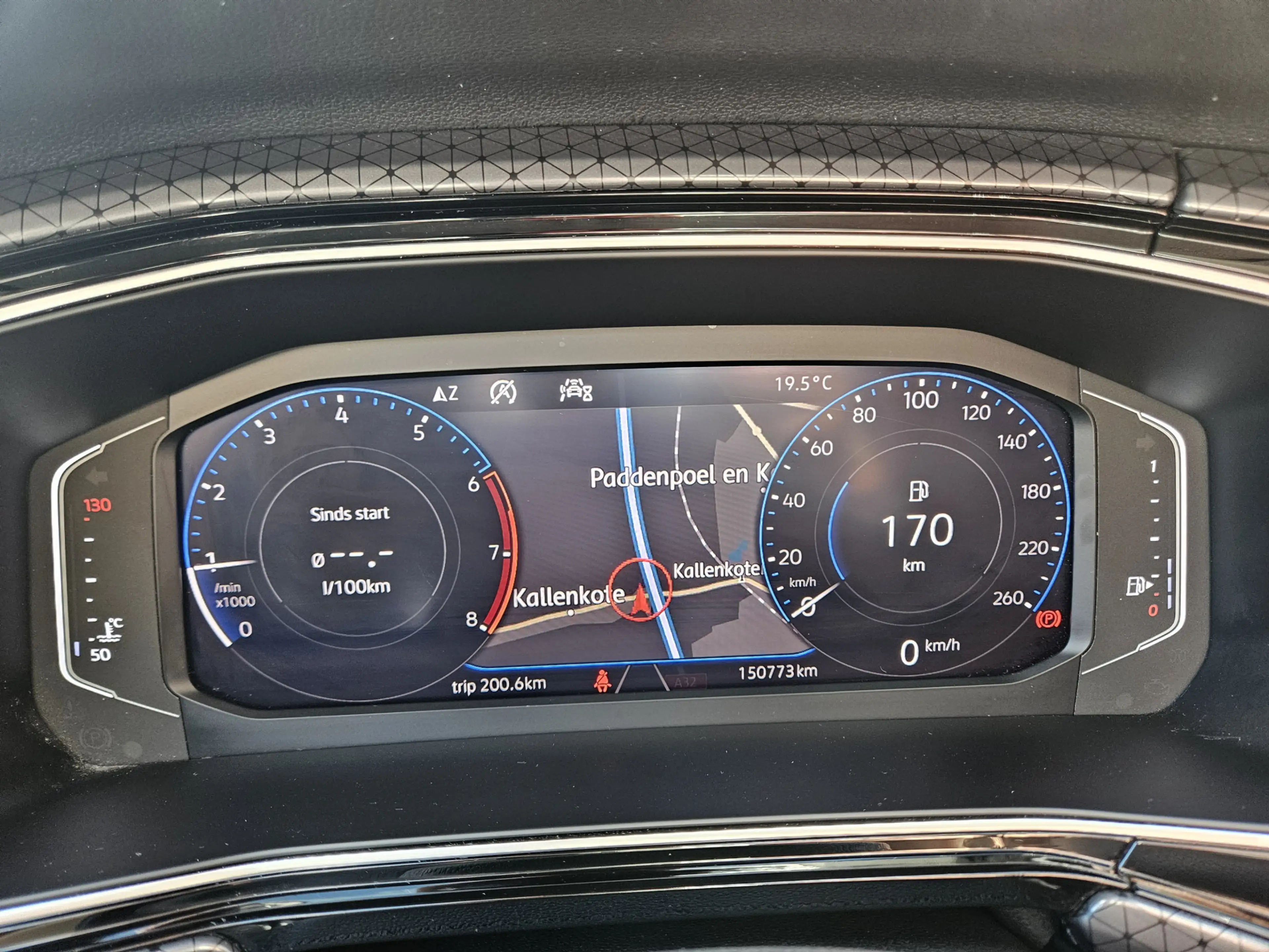 Volkswagen T-Cross 1.0 TSI Style — photo 7