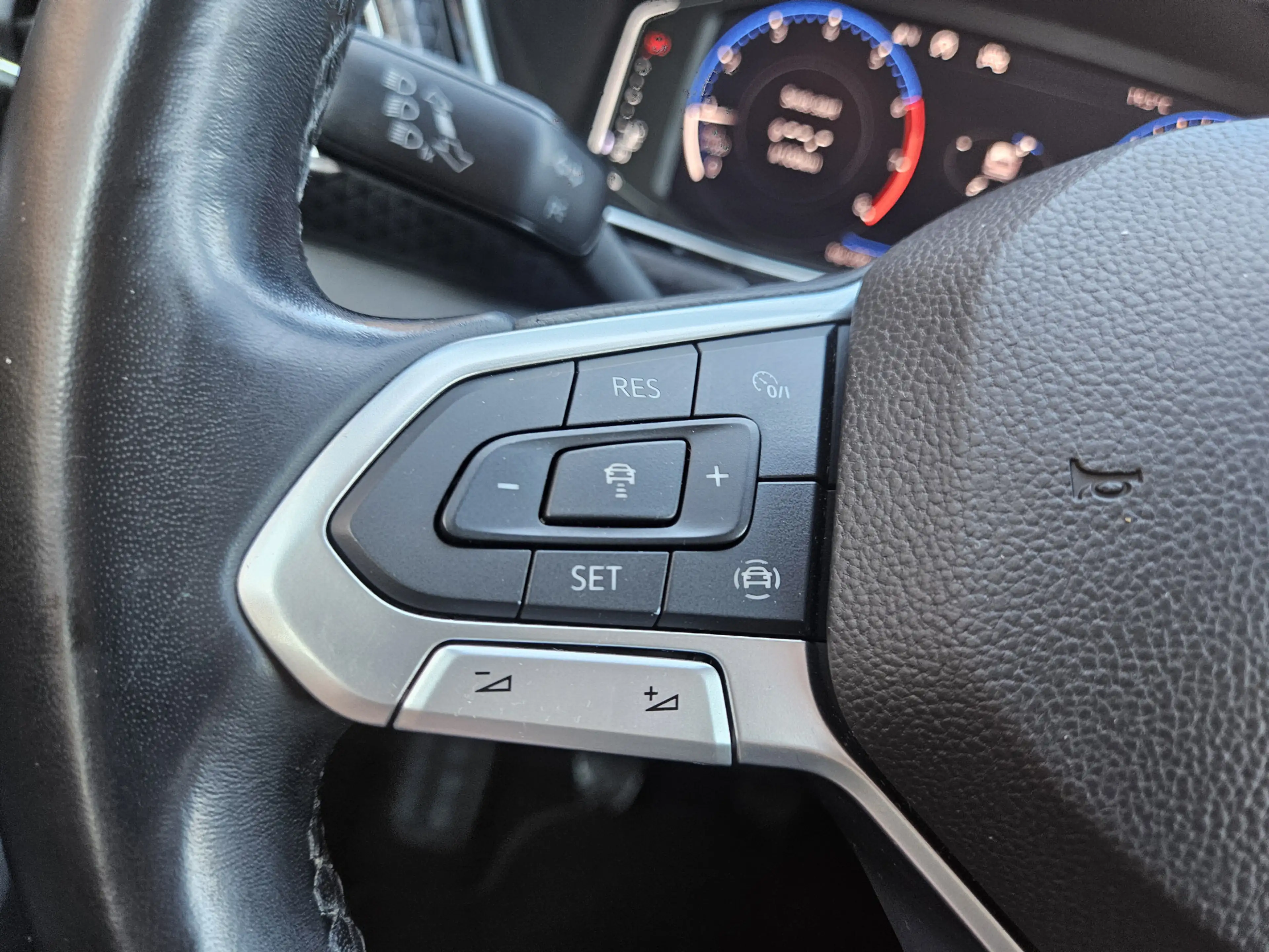 Volkswagen T-Cross 1.0 TSI Style — photo 18