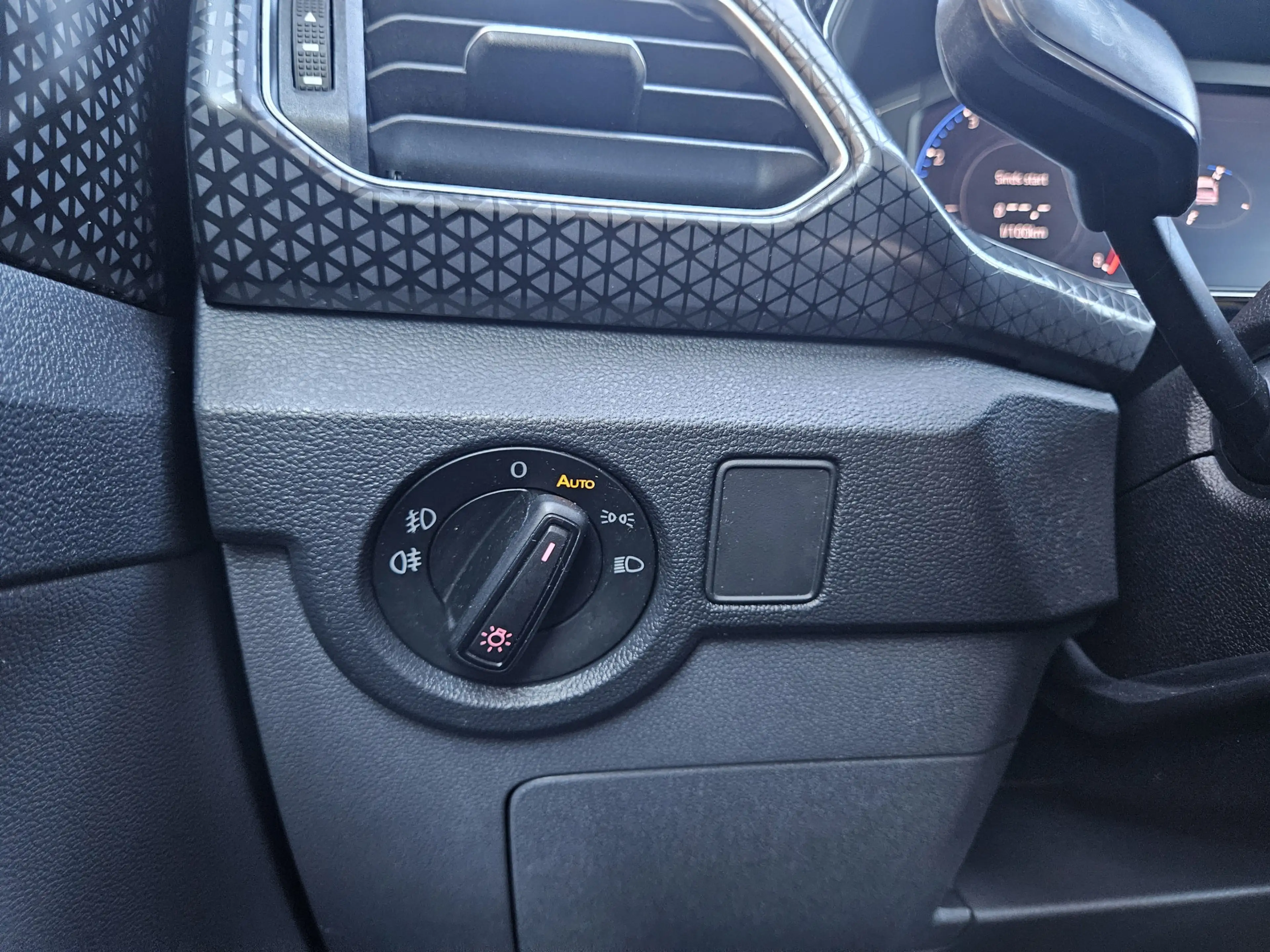 Volkswagen T-Cross 1.0 TSI Style — photo 21